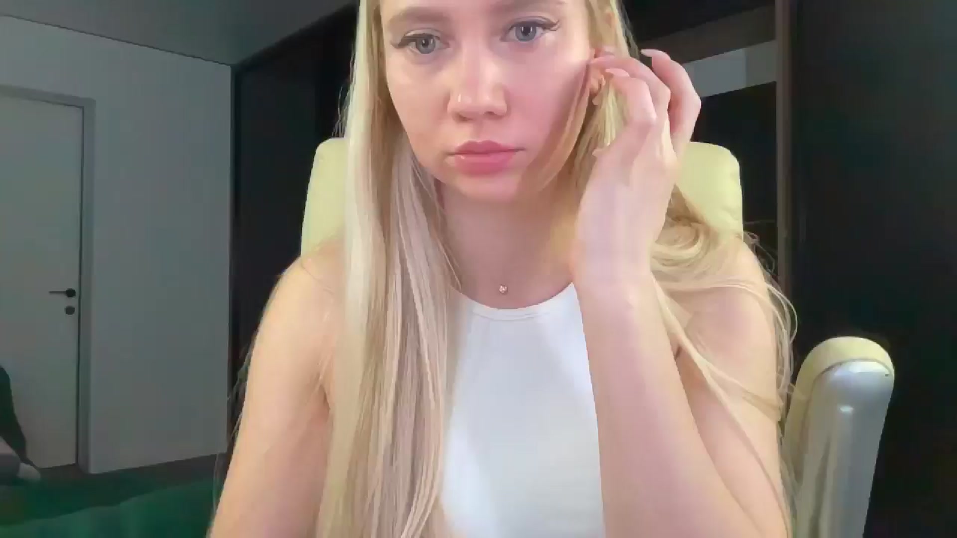 Gallery image thumbnail from Miss_Sylvia's myfreecams stream on, 02/17/2026, 20:06 image 17 of 20