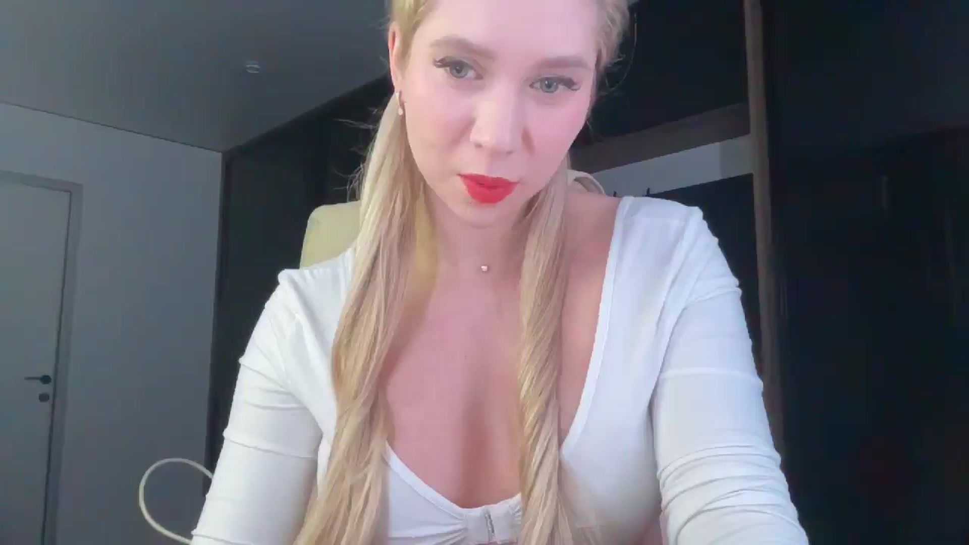 Gallery image thumbnail from Miss_Sylvia's myfreecams stream on, 02/18/2026, 18:48 image 6 of 20