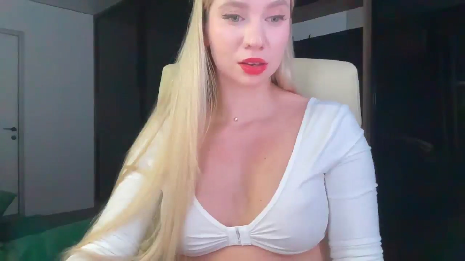 Gallery image thumbnail from Miss_Sylvia's myfreecams stream on, 02/18/2026, 21:56 image 14 of 20