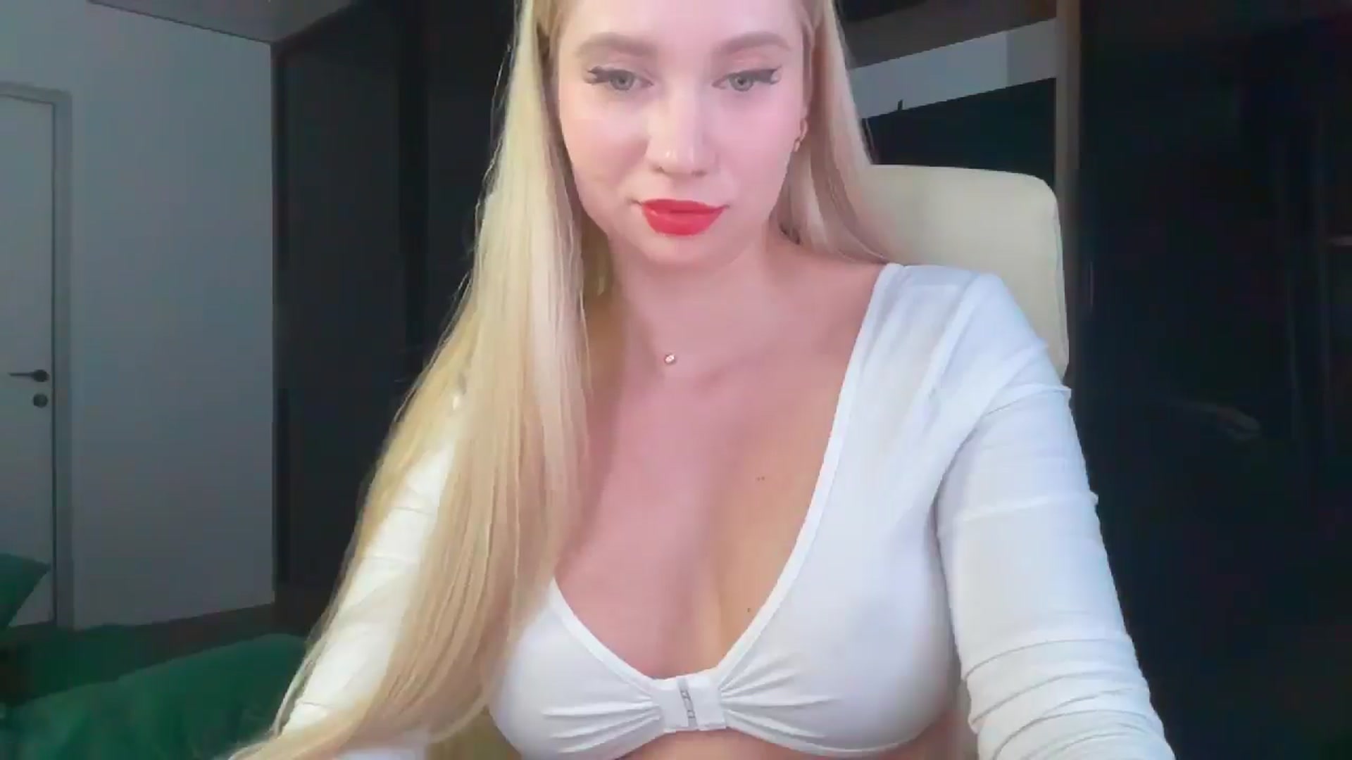 Gallery image thumbnail from Miss_Sylvia's myfreecams stream on, 02/18/2026, 21:56 image 16 of 20