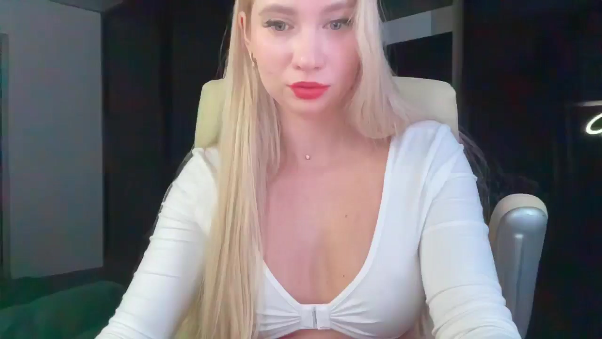 Gallery image thumbnail from Miss_Sylvia's myfreecams stream on, 02/18/2026, 22:51 image 14 of 20
