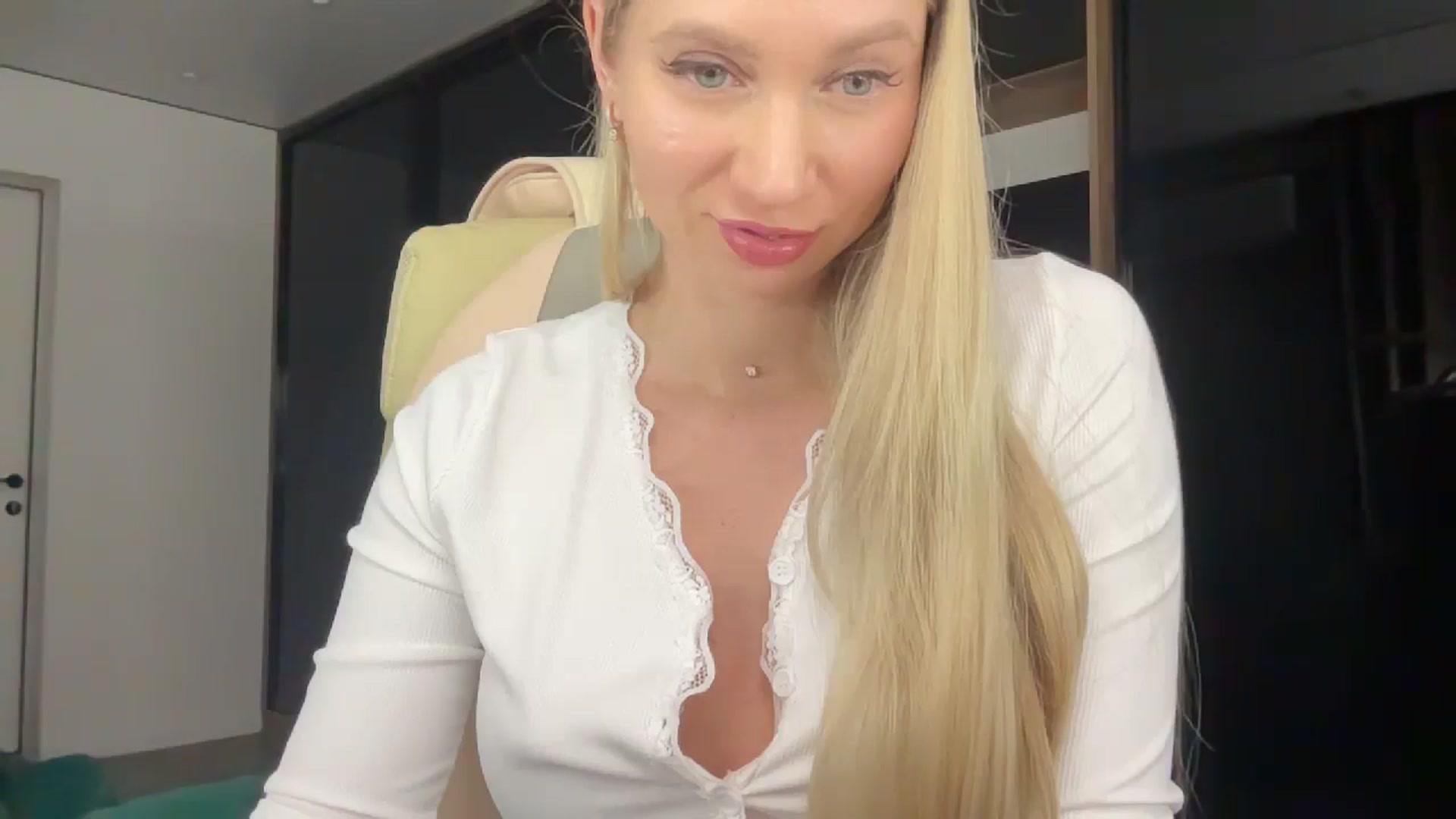 Gallery image thumbnail from Miss_Sylvia's myfreecams stream on, 02/20/2026, 18:48 image 16 of 20