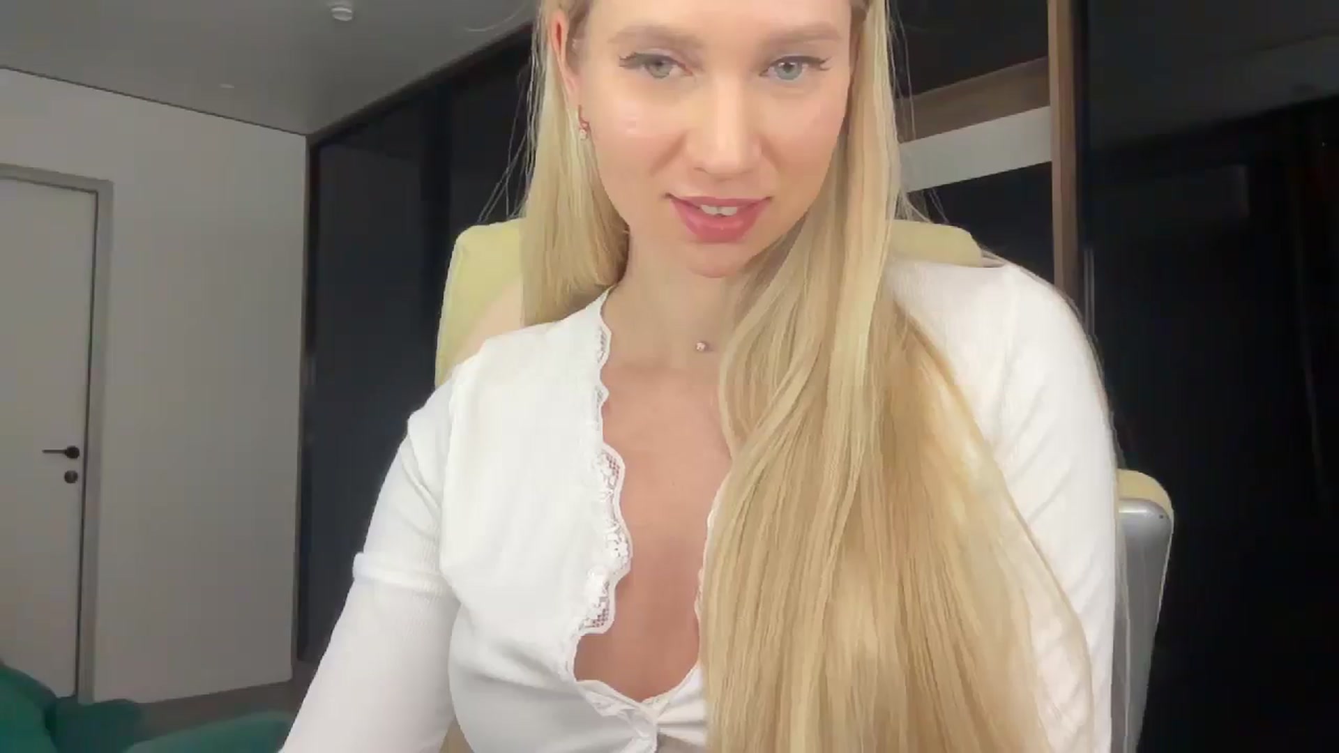 Gallery image thumbnail from Miss_Sylvia's myfreecams stream on, 02/20/2026, 19:13 image 10 of 20