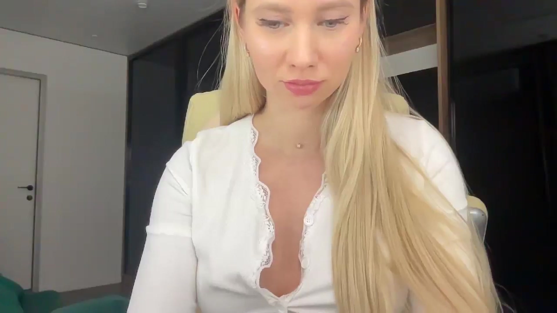Gallery image thumbnail from Miss_Sylvia's myfreecams stream on, 02/20/2026, 19:13 image 6 of 20