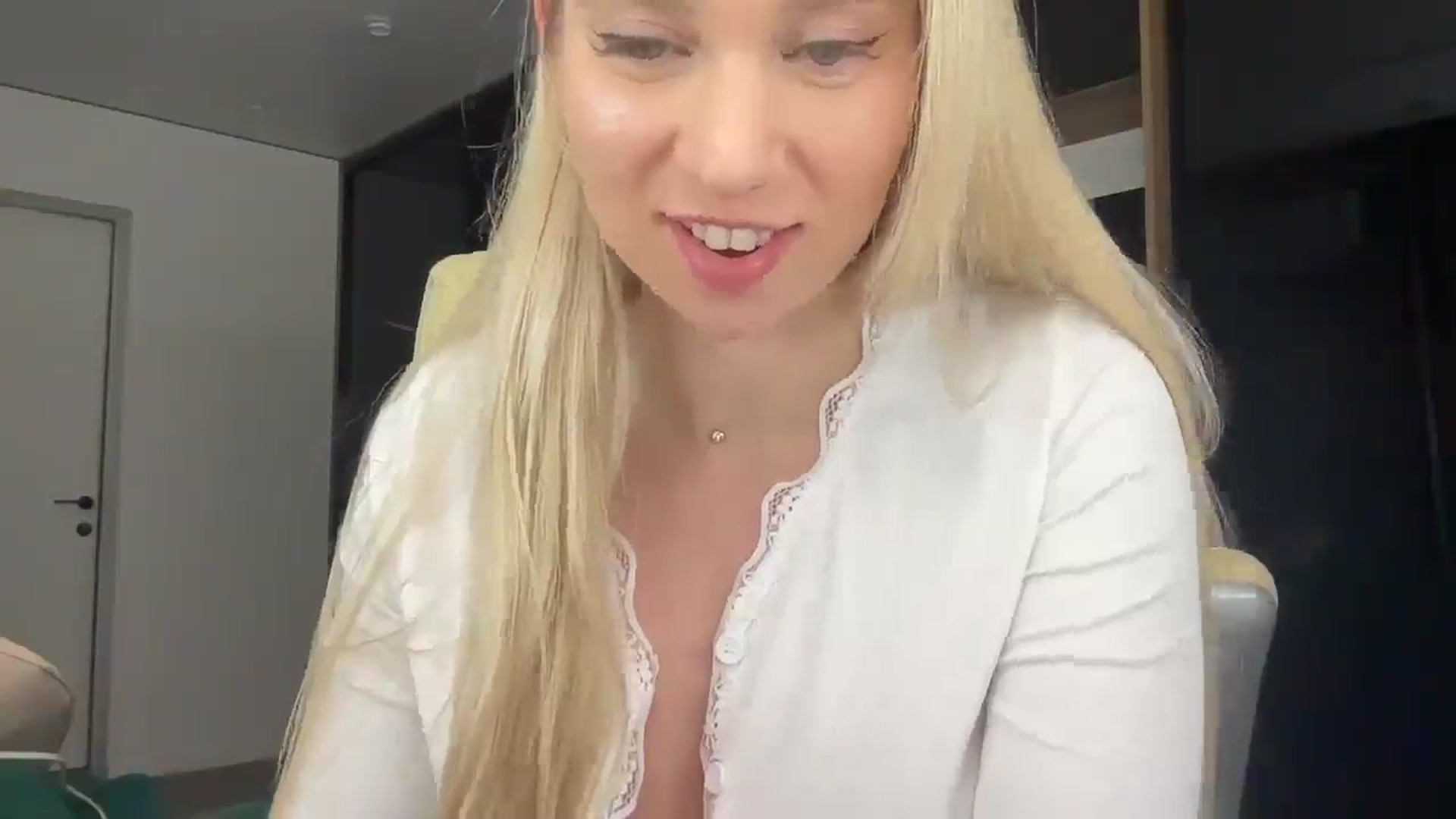 Gallery image thumbnail from Miss_Sylvia's myfreecams stream on, 02/20/2026, 20:24 image 7 of 20