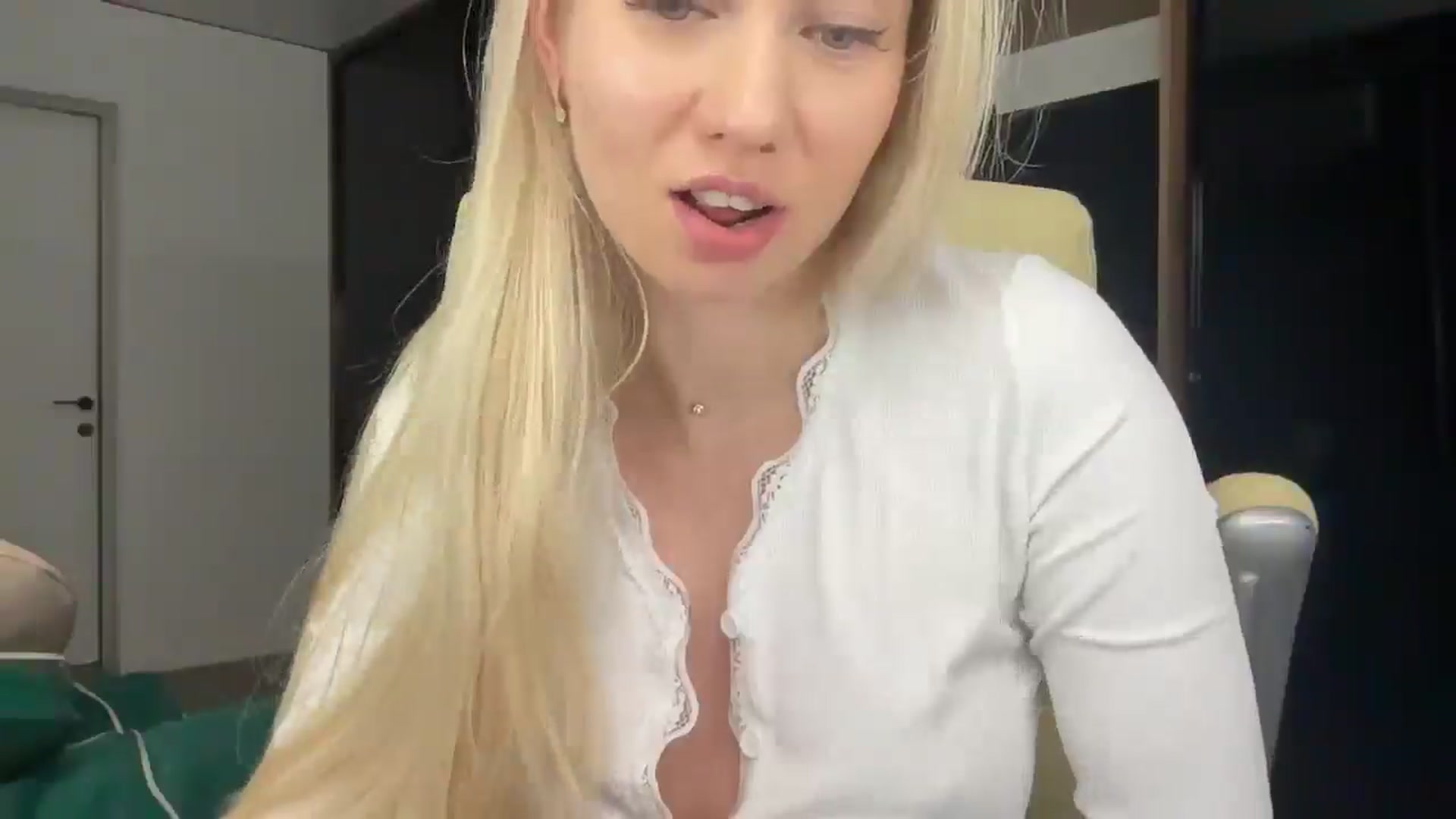 Gallery image thumbnail from Miss_Sylvia's myfreecams stream on, 02/20/2026, 20:24 image 17 of 20