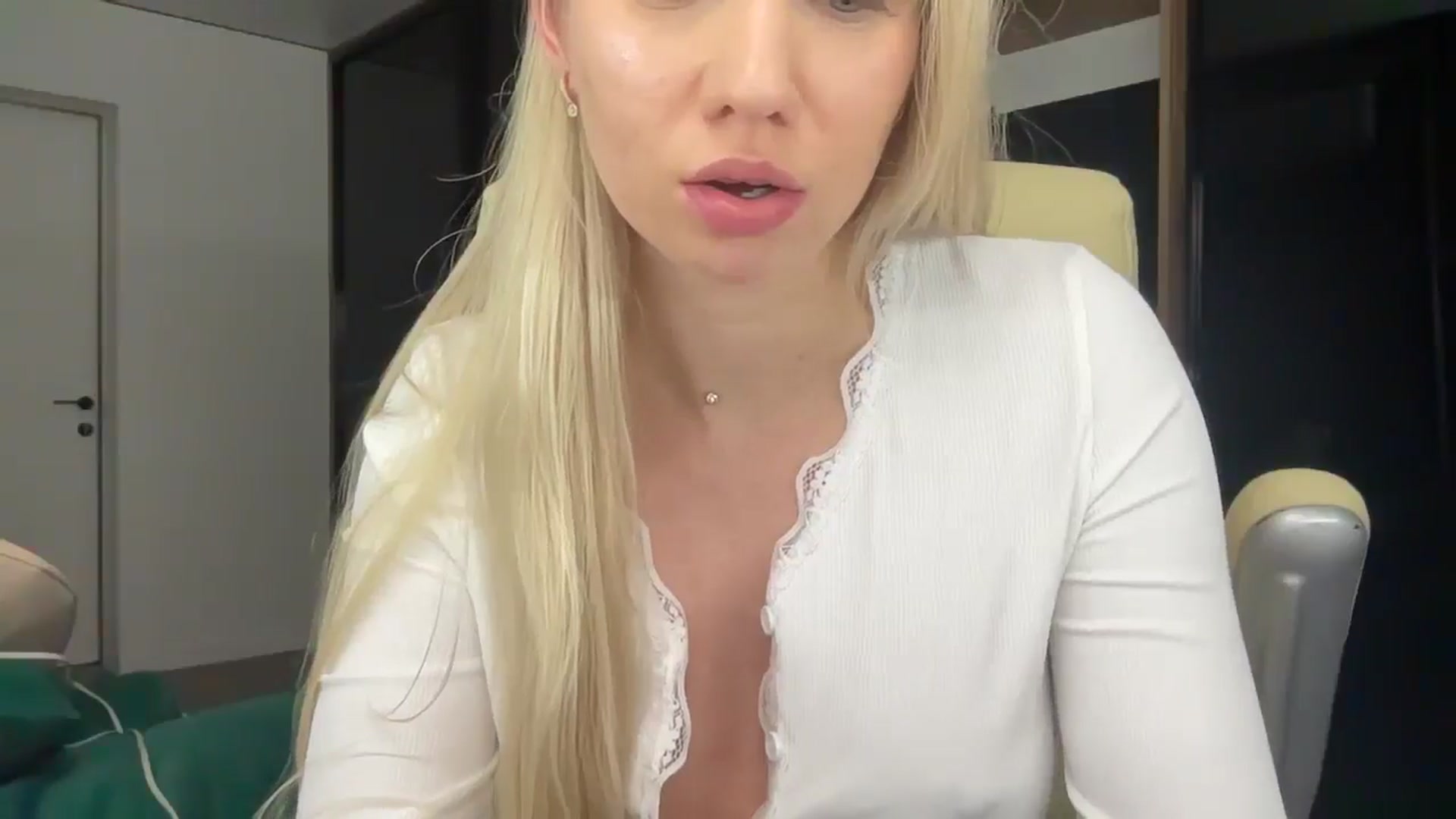Gallery image thumbnail from Miss_Sylvia's myfreecams stream on, 02/20/2026, 20:24 image 15 of 20