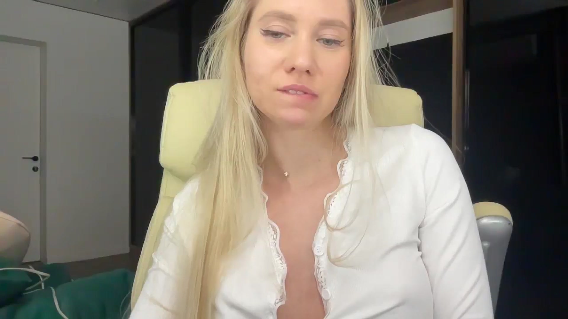 Gallery image thumbnail from Miss_Sylvia's myfreecams stream on, 02/20/2026, 20:47 image 3 of 20