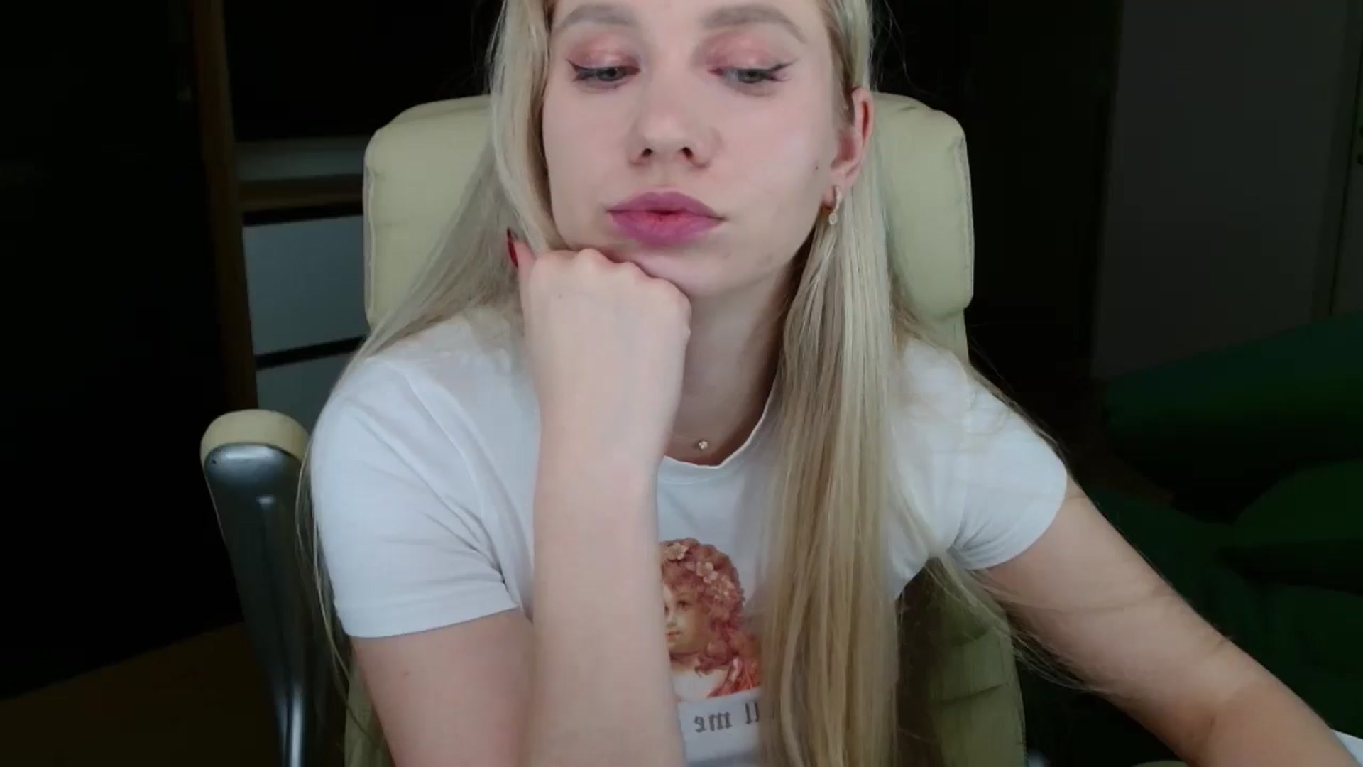 Gallery image thumbnail from Miss_Sylvia's myfreecams stream on, 02/24/2026, 21:07 image 18 of 20