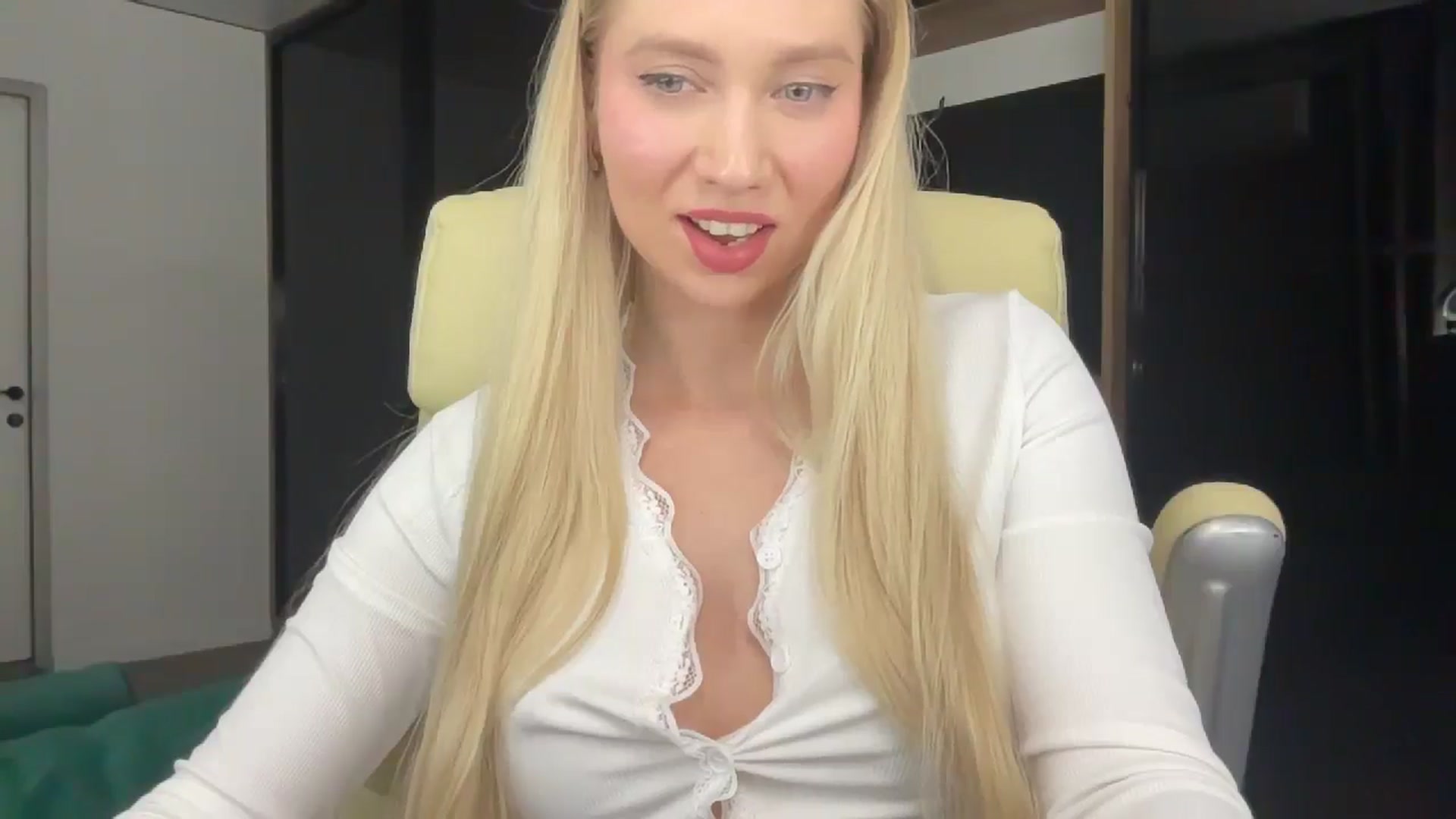 Gallery image thumbnail from Miss_Sylvia's myfreecams stream on, 02/26/2026, 19:30 image 3 of 20