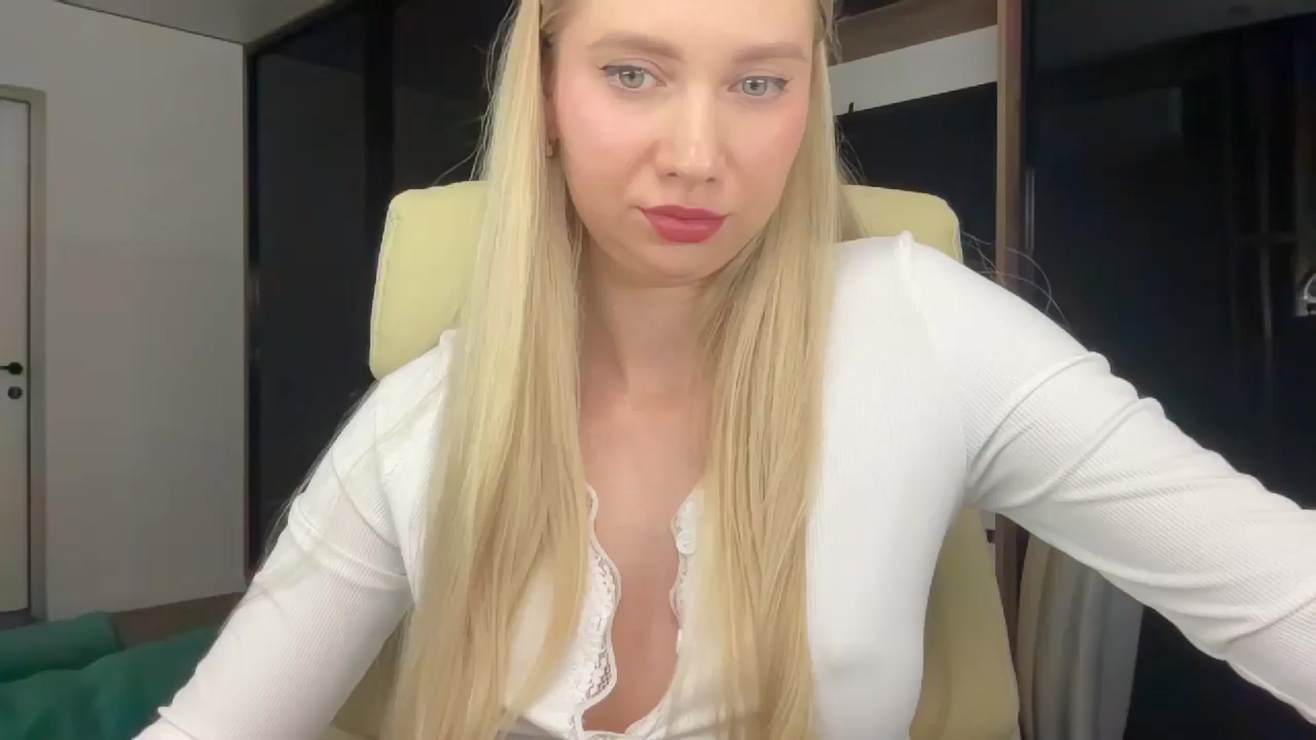 Gallery image thumbnail from Miss_Sylvia's myfreecams stream on, 02/26/2026, 19:30 image 1 of 20