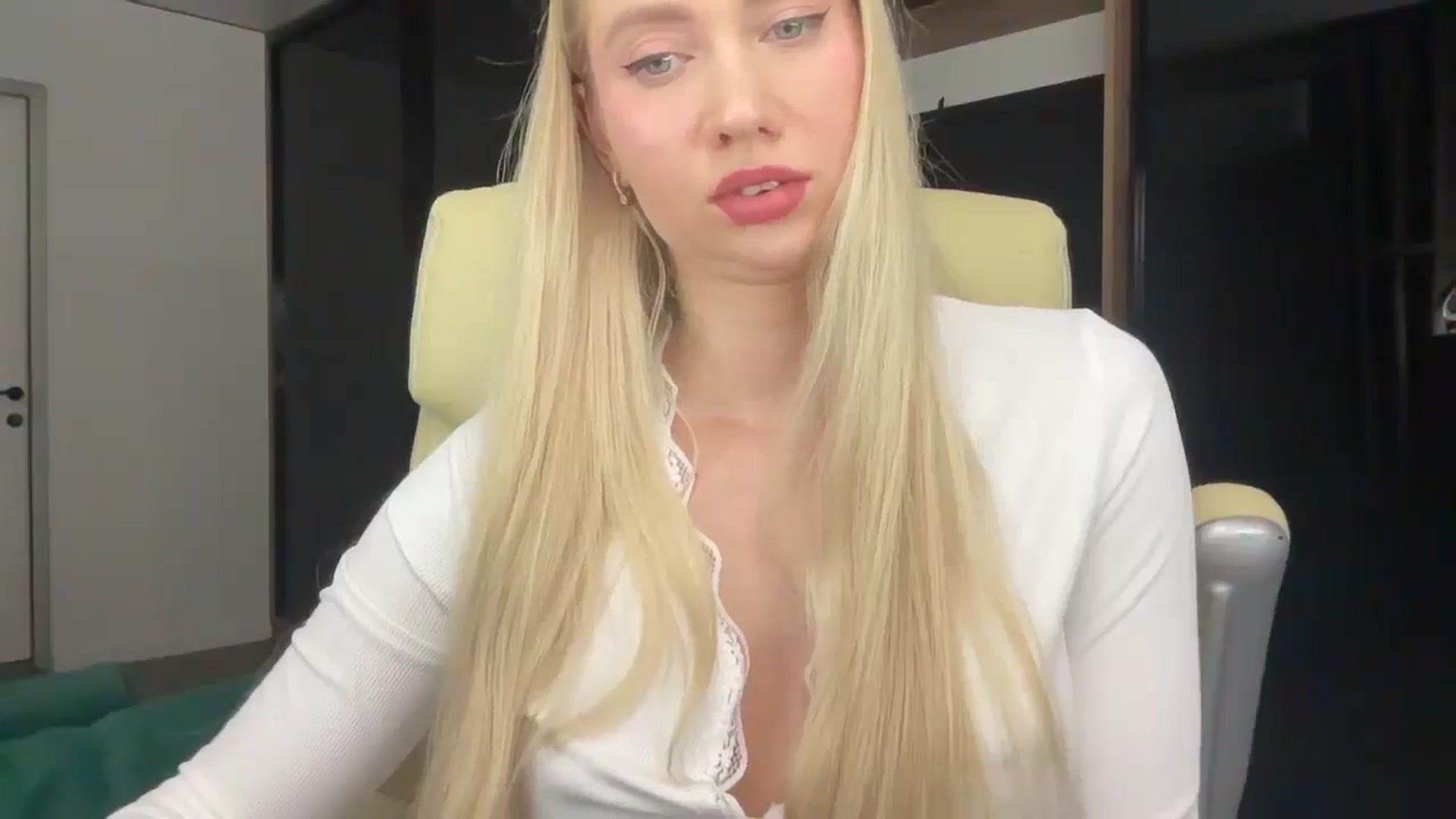 Gallery image thumbnail from Miss_Sylvia's myfreecams stream on, 02/26/2026, 19:30 image 8 of 20