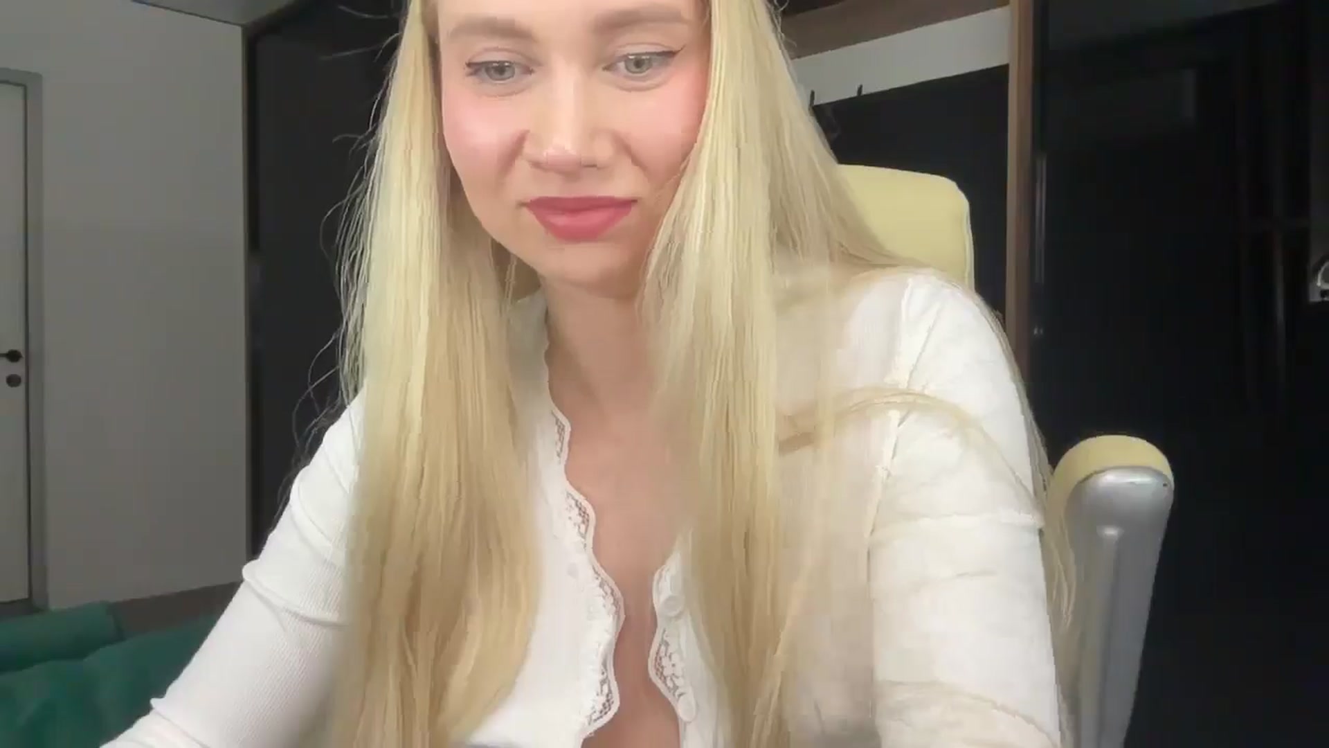 Gallery image thumbnail from Miss_Sylvia's myfreecams stream on, 02/26/2026, 19:30 image 14 of 20