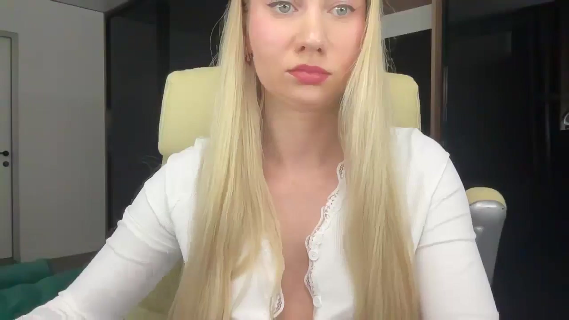 Gallery image thumbnail from Miss_Sylvia's myfreecams stream on, 02/26/2026, 19:30 image 6 of 20
