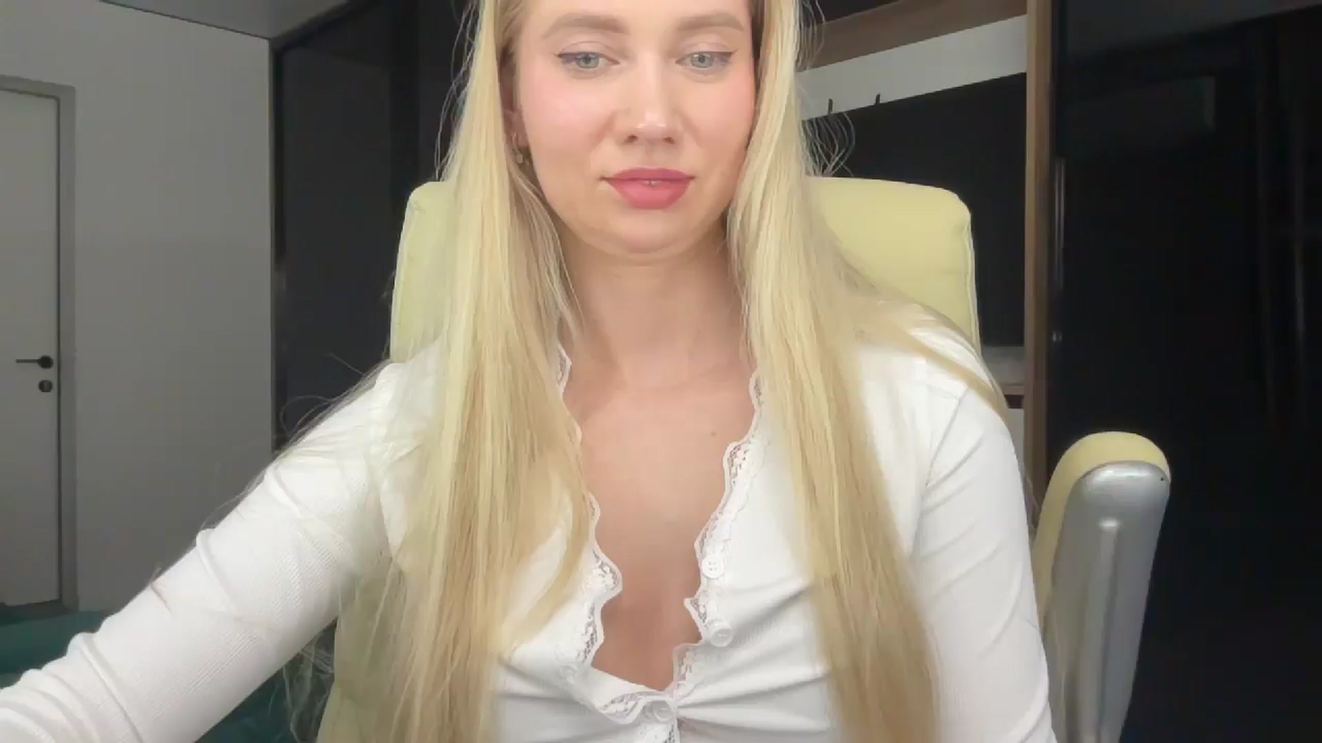 Gallery image thumbnail from Miss_Sylvia's myfreecams stream on, 02/26/2026, 20:11 image 19 of 20