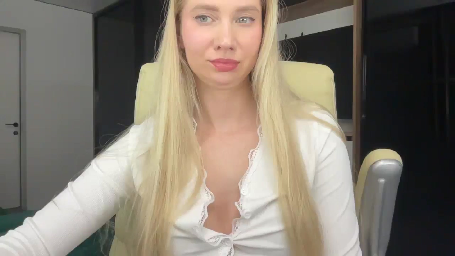 Gallery image thumbnail from Miss_Sylvia's myfreecams stream on, 02/26/2026, 20:11 image 15 of 20
