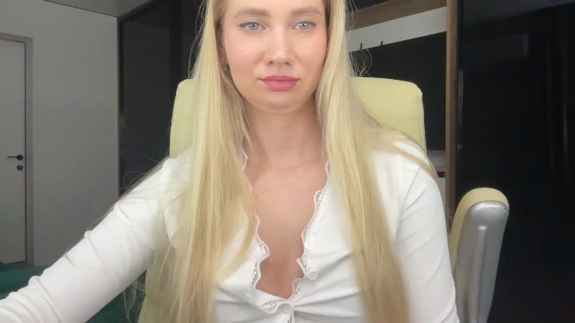 Gallery image thumbnail from Miss_Sylvia's myfreecams stream on, 02/26/2026, 20:11 image 18 of 20