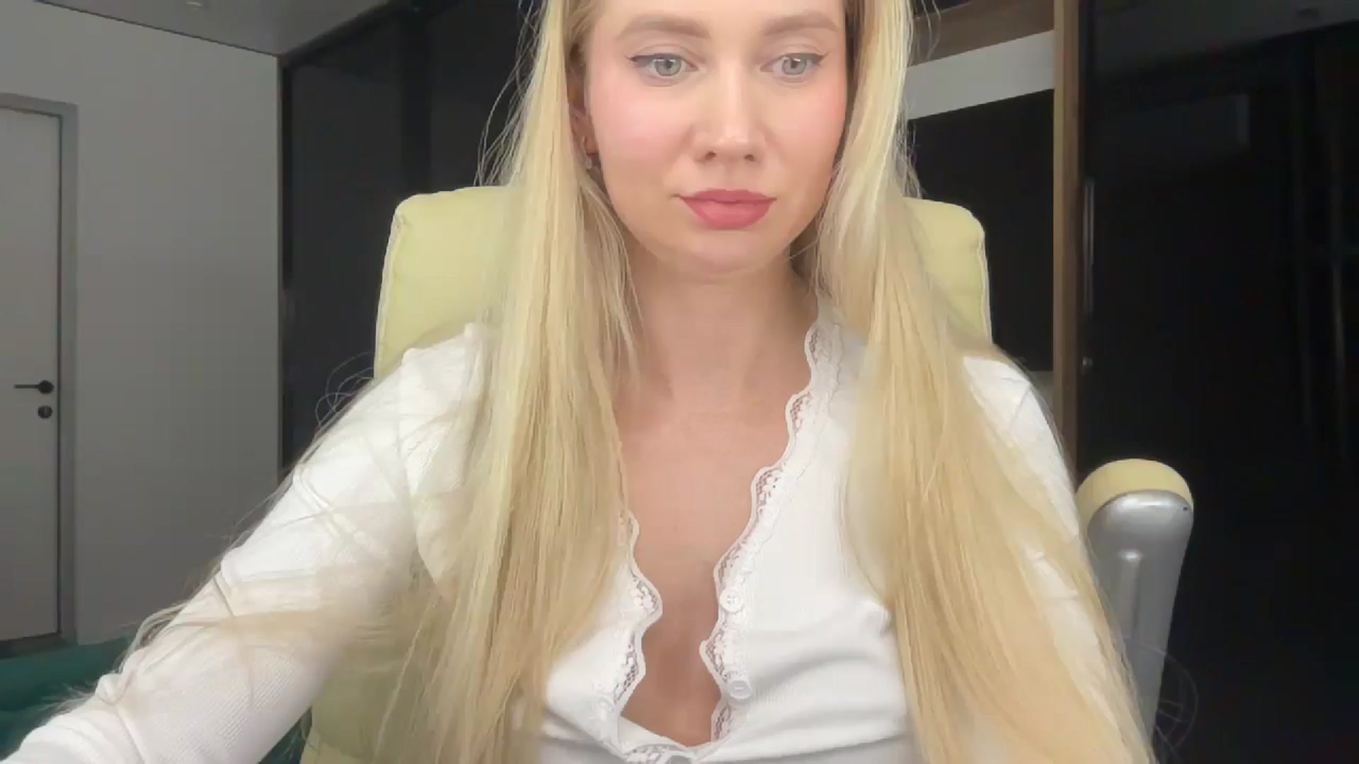 Gallery image thumbnail from Miss_Sylvia's myfreecams stream on, 02/26/2026, 20:11 image 4 of 20