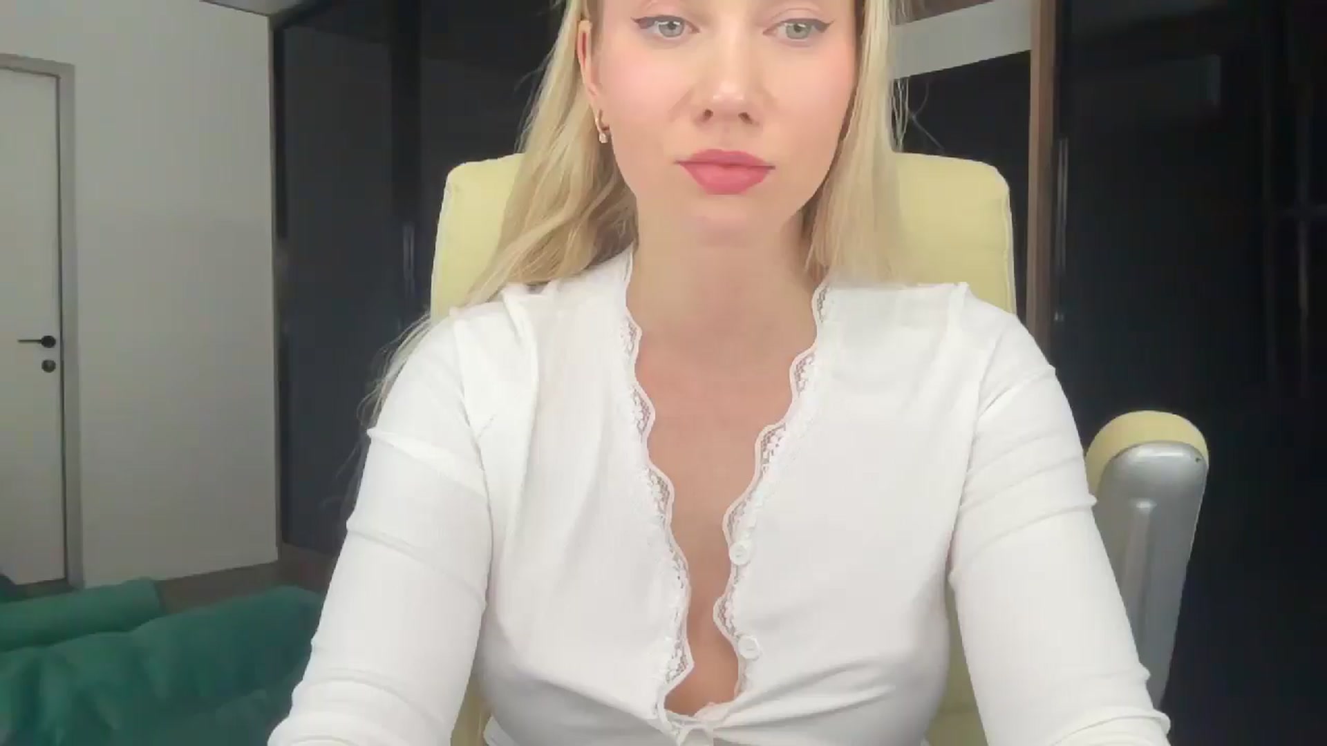 Gallery image thumbnail from Miss_Sylvia's myfreecams stream on, 02/26/2026, 20:47 image 4 of 20