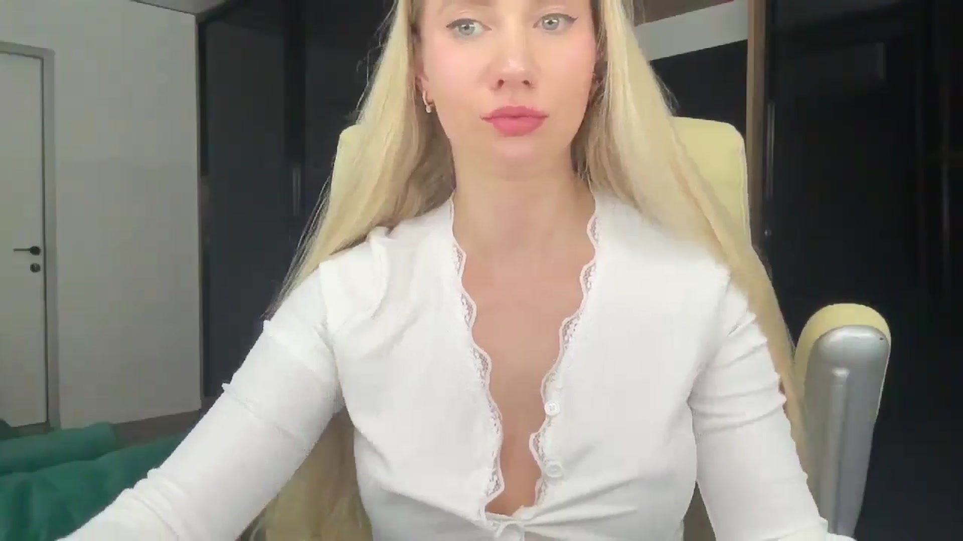 Gallery image thumbnail from Miss_Sylvia's myfreecams stream on, 02/26/2026, 20:47 image 11 of 20