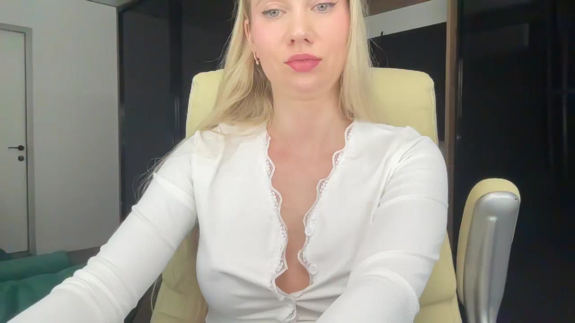 Gallery image thumbnail from Miss_Sylvia's myfreecams stream on, 02/26/2026, 20:47 image 3 of 20