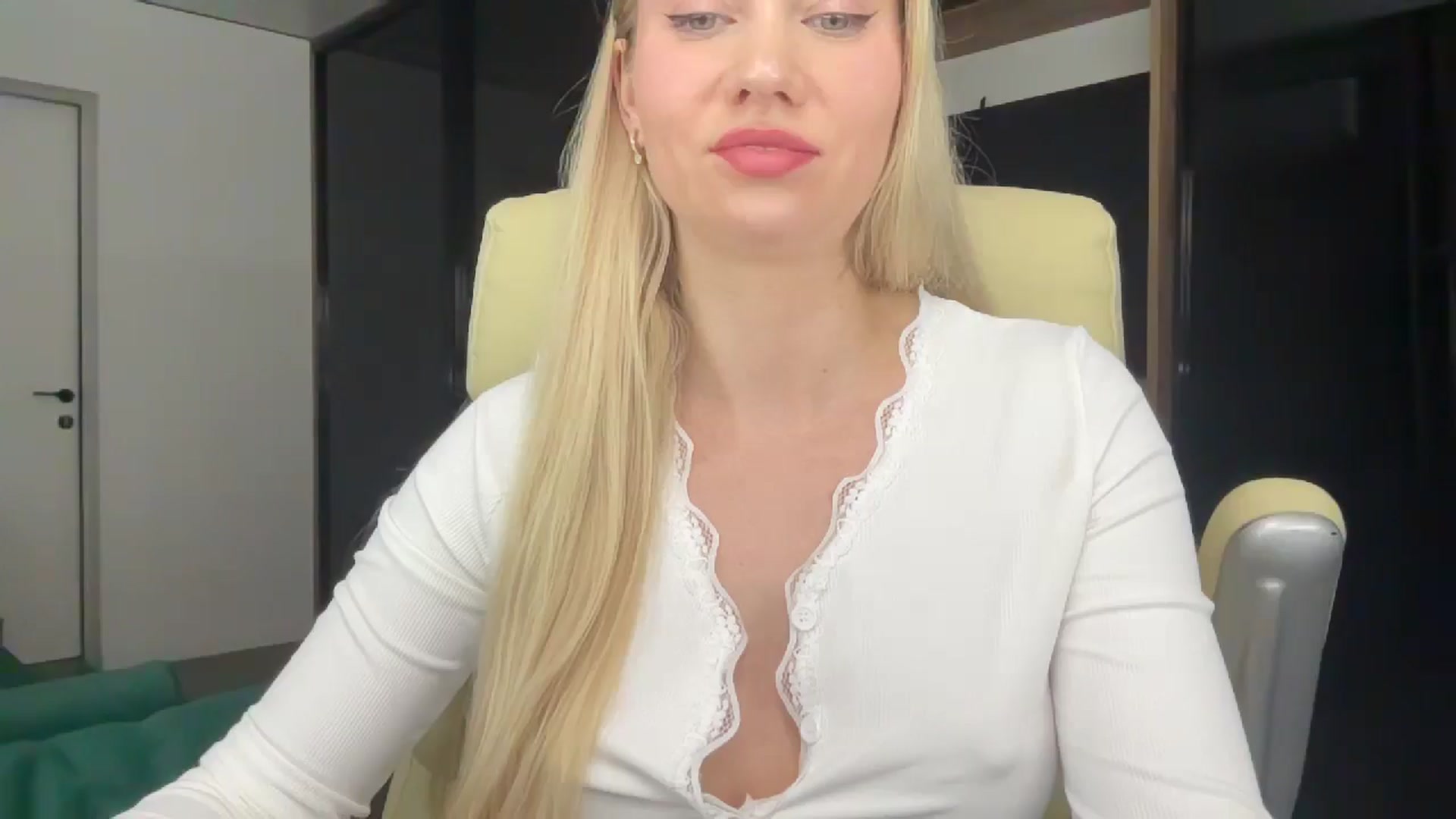 Gallery image thumbnail from Miss_Sylvia's myfreecams stream on, 02/26/2026, 22:23 image 19 of 20
