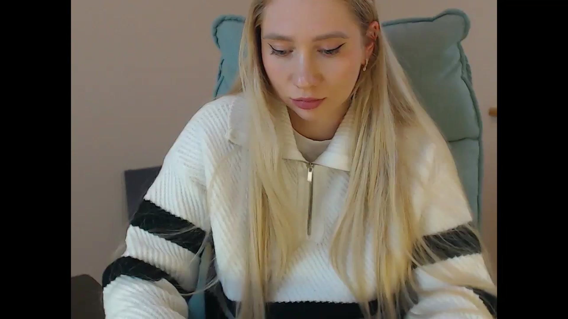 Gallery image thumbnail from Miss_Sylvia's myfreecams stream on, 03/02/2026, 17:58 image 7 of 20
