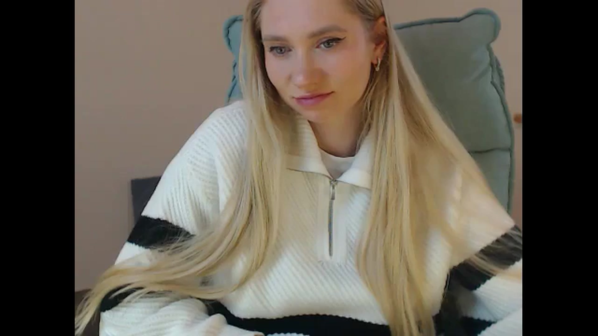 Gallery image thumbnail from Miss_Sylvia's myfreecams stream on, 03/02/2026, 17:58 image 10 of 20