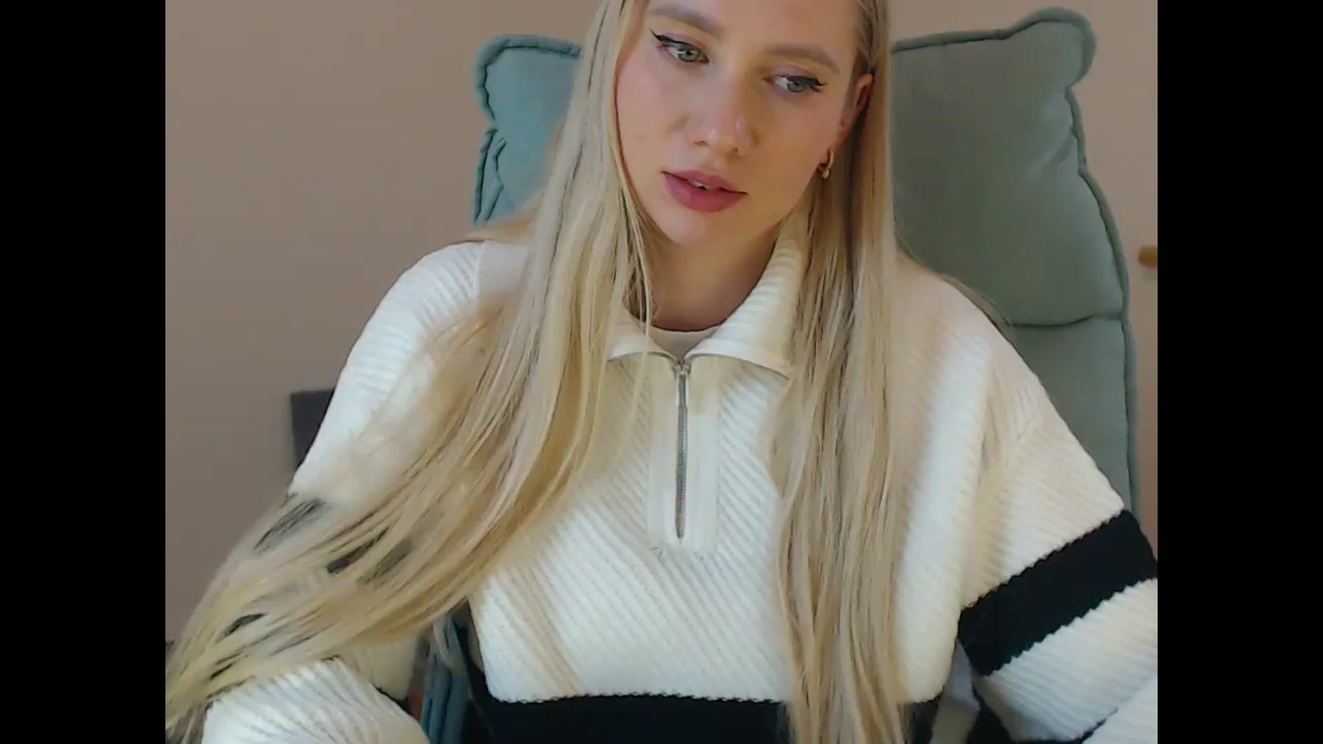 Gallery image thumbnail from Miss_Sylvia's myfreecams stream on, 03/02/2026, 18:54 image 19 of 20