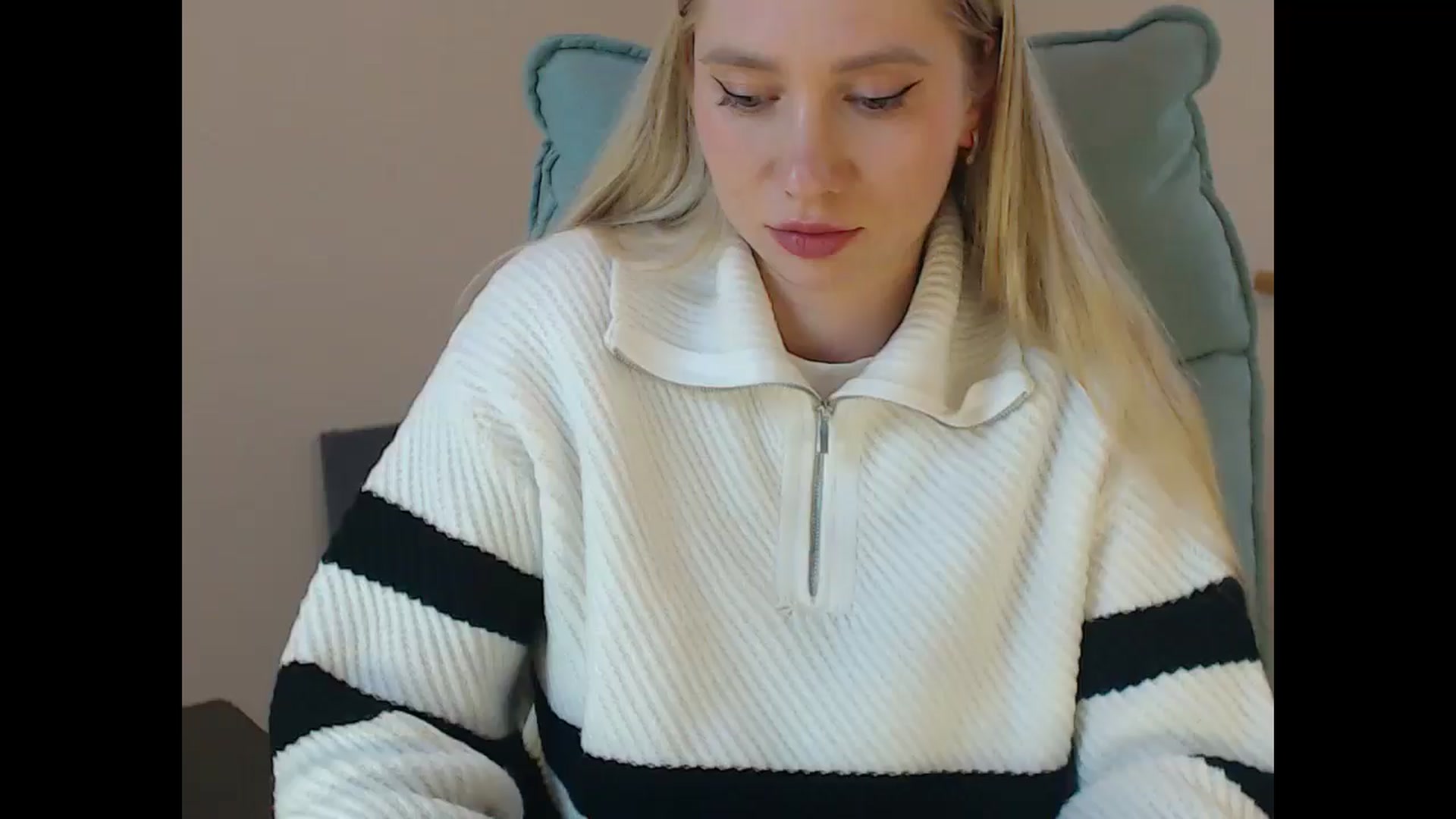 Gallery image thumbnail from Miss_Sylvia's myfreecams stream on, 03/02/2026, 20:09 image 4 of 20