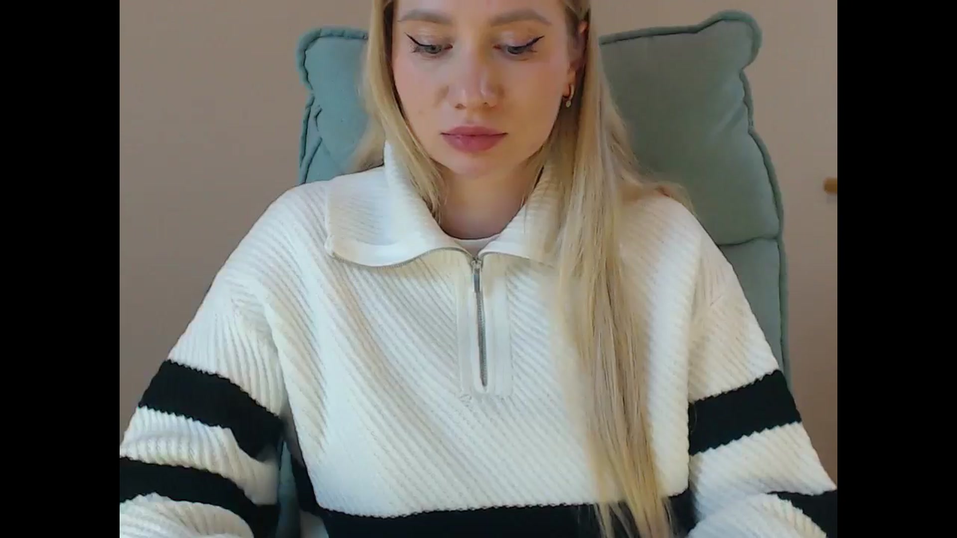 Gallery image thumbnail from Miss_Sylvia's myfreecams stream on, 03/02/2026, 20:09 image 15 of 20