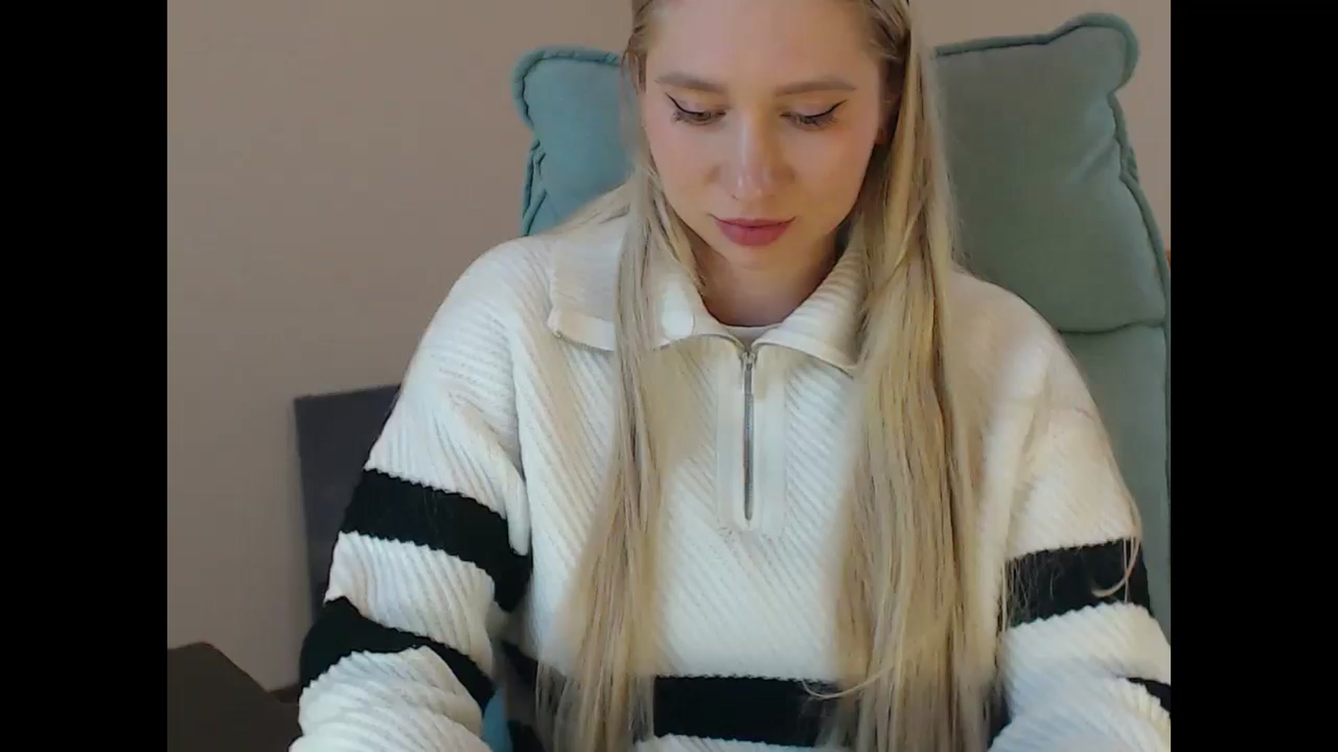 Gallery image thumbnail from Miss_Sylvia's myfreecams stream on, 03/02/2026, 20:09 image 19 of 20