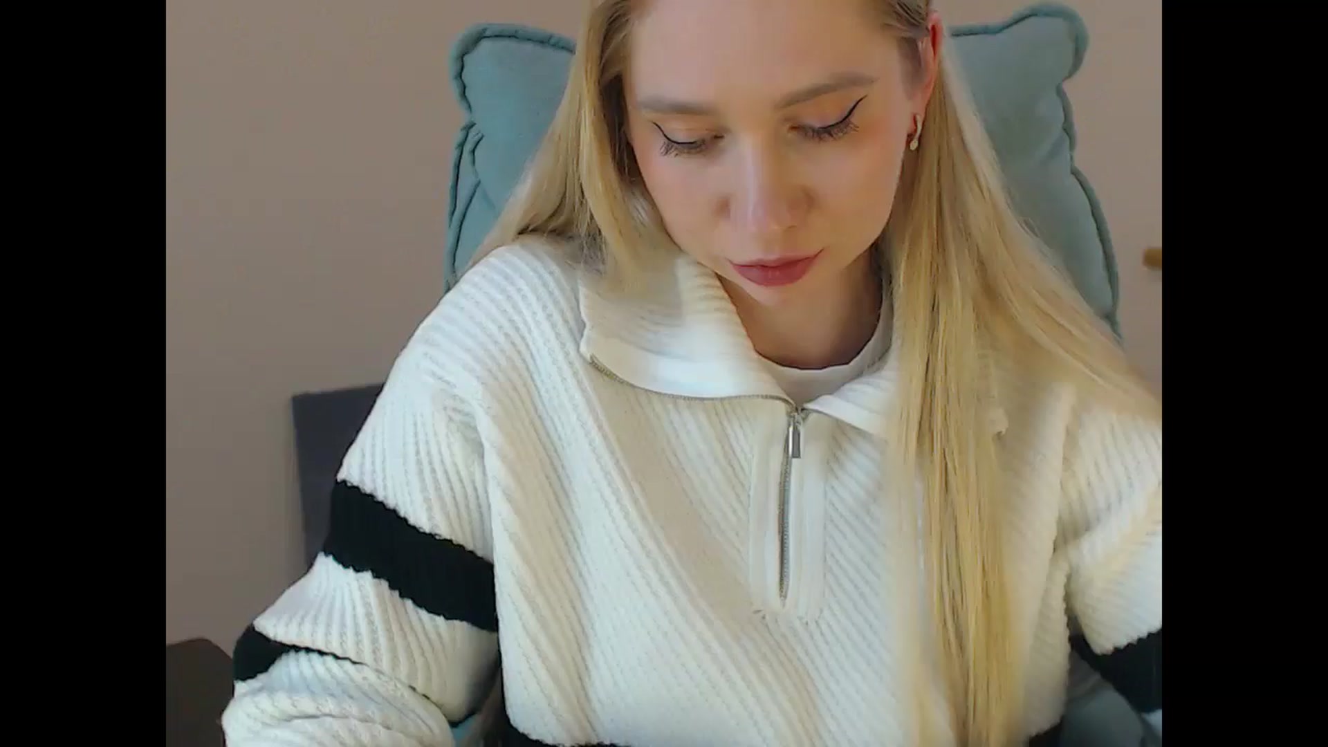 Gallery image thumbnail from Miss_Sylvia's myfreecams stream on, 03/02/2026, 20:09 image 10 of 20