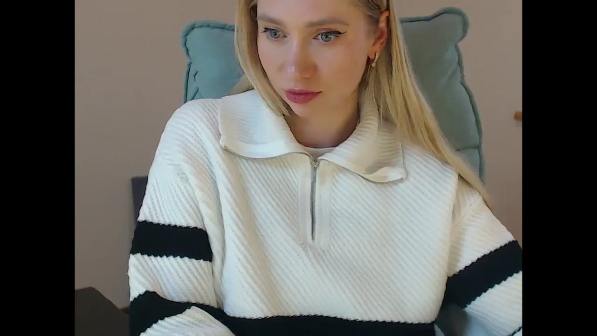 Gallery image thumbnail from Miss_Sylvia's myfreecams stream on, 03/02/2026, 20:09 image 13 of 20