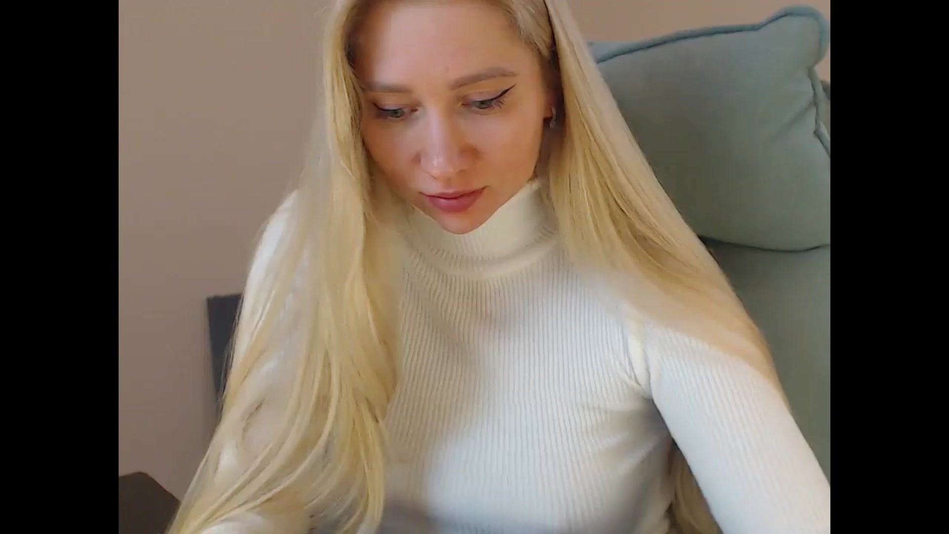 Gallery image thumbnail from Miss_Sylvia's myfreecams stream on, 03/05/2026, 18:12 image 16 of 20