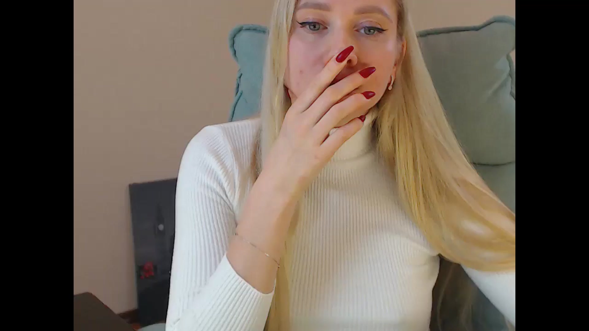 Gallery image thumbnail from Miss_Sylvia's myfreecams stream on, 03/05/2026, 20:13 image 1 of 20