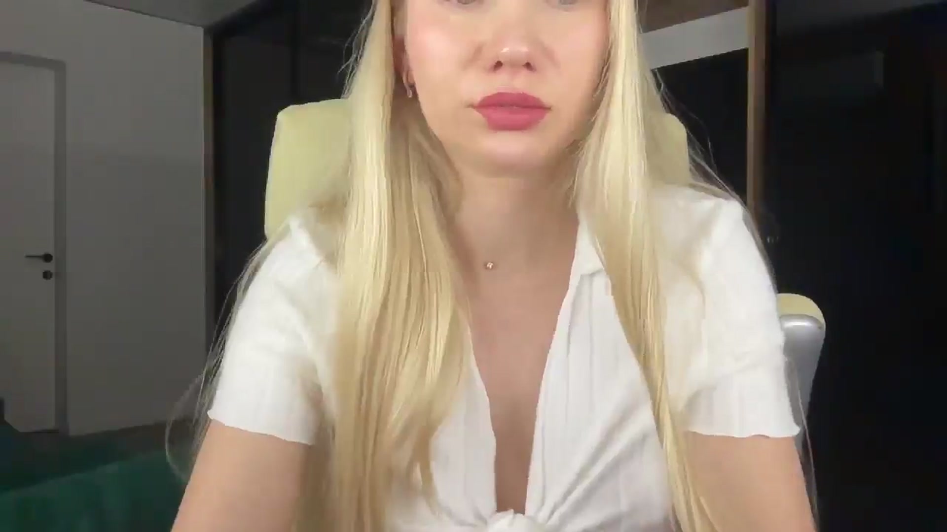 Gallery image thumbnail from Miss_Sylvia's myfreecams stream on, 03/09/2026, 19:06 image 10 of 20