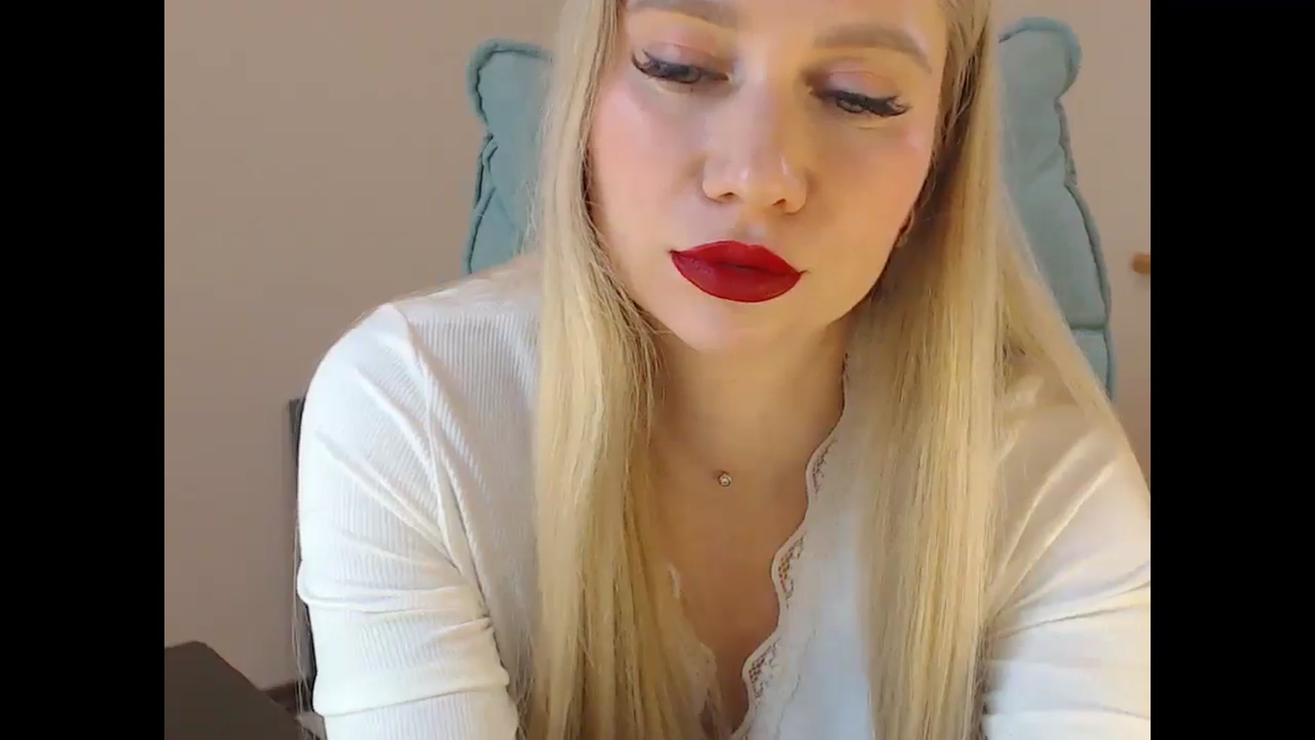 Gallery image thumbnail from Miss_Sylvia's myfreecams stream on, 03/11/2026, 19:21 image 9 of 20