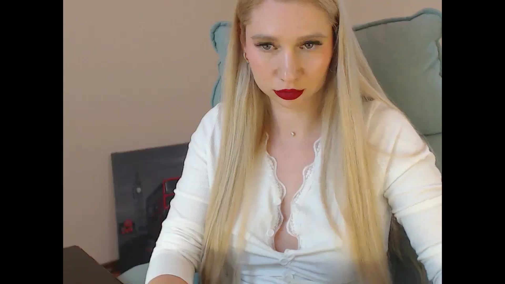 Gallery image thumbnail from Miss_Sylvia's myfreecams stream on, 03/11/2026, 19:21 image 12 of 20