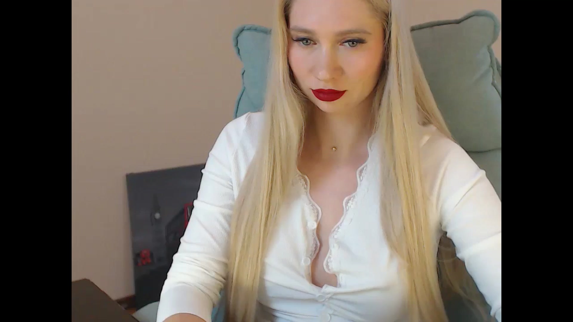 Gallery image thumbnail from Miss_Sylvia's myfreecams stream on, 03/11/2026, 19:21 image 14 of 20