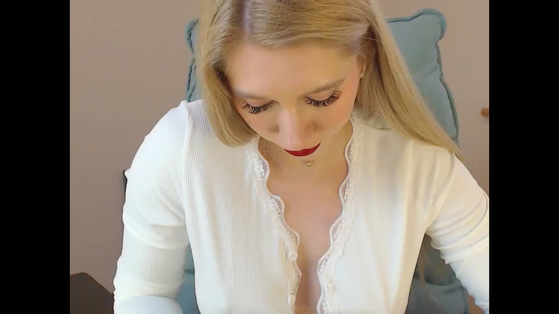 Gallery image thumbnail from Miss_Sylvia's myfreecams stream on, 03/11/2026, 19:21 image 7 of 20