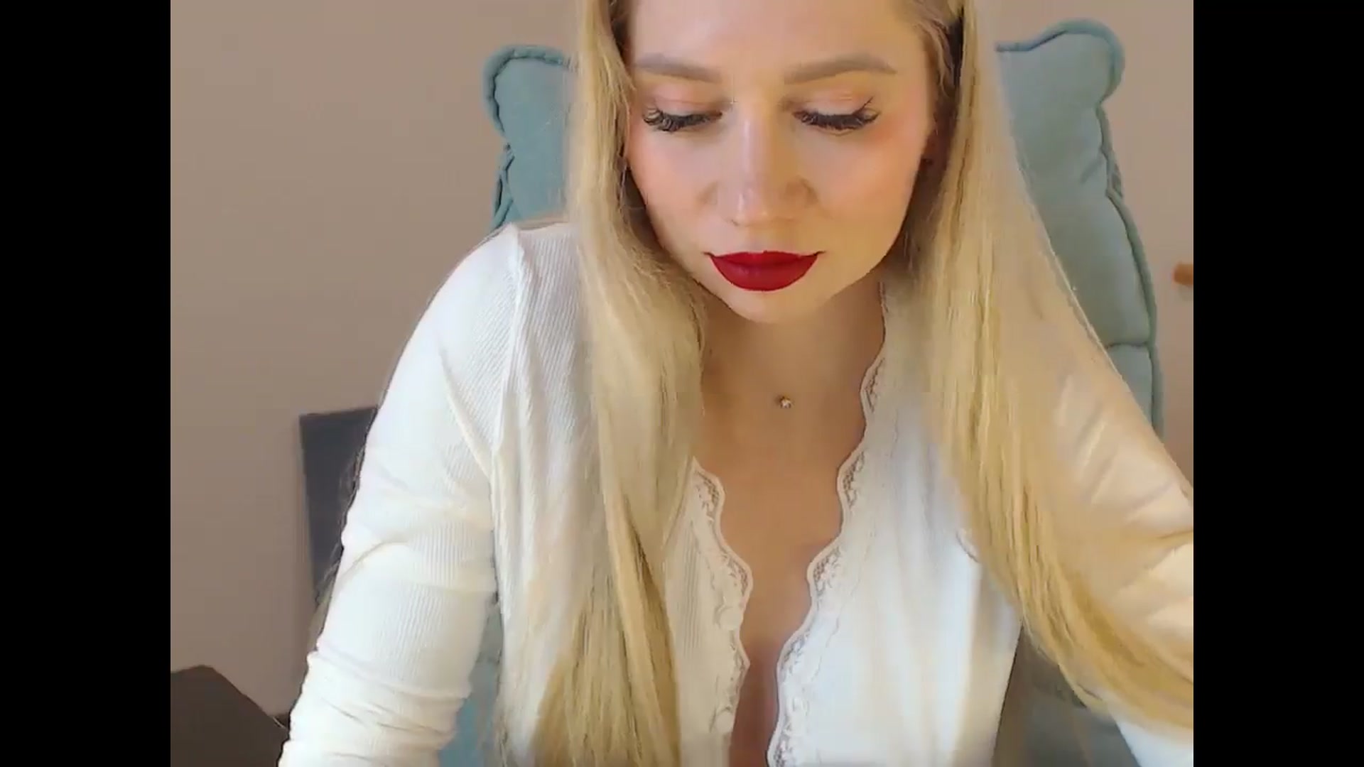 Gallery image thumbnail from Miss_Sylvia's myfreecams stream on, 03/11/2026, 19:21 image 8 of 20