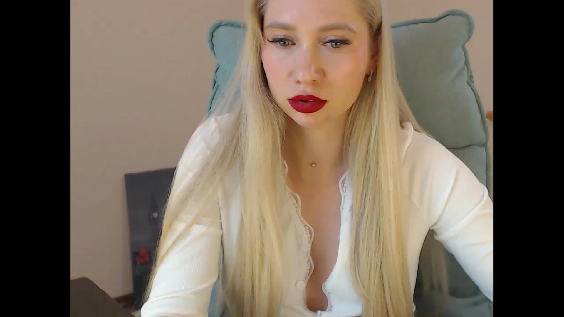 Gallery image thumbnail from Miss_Sylvia's myfreecams stream on, 03/11/2026, 20:49 image 19 of 20