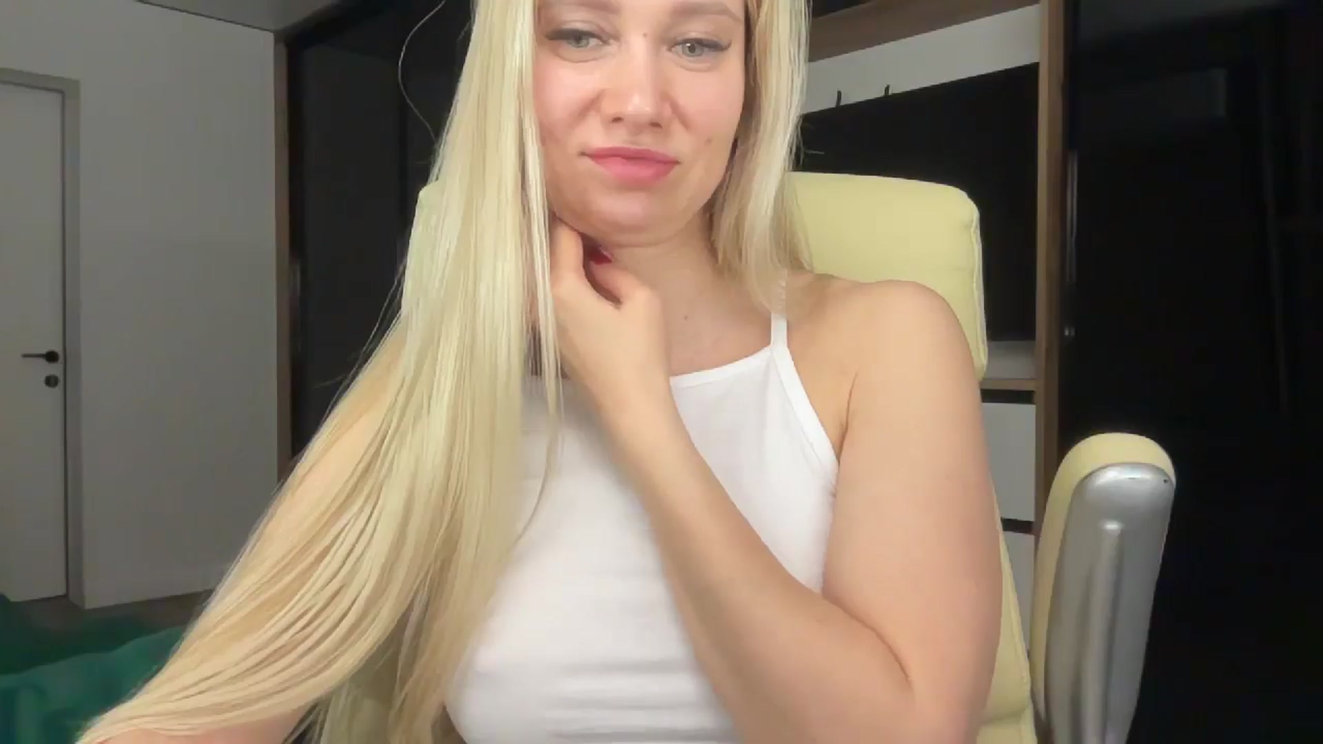 Gallery image thumbnail from Miss_Sylvia's myfreecams stream on, 03/12/2026, 20:27 image 19 of 20