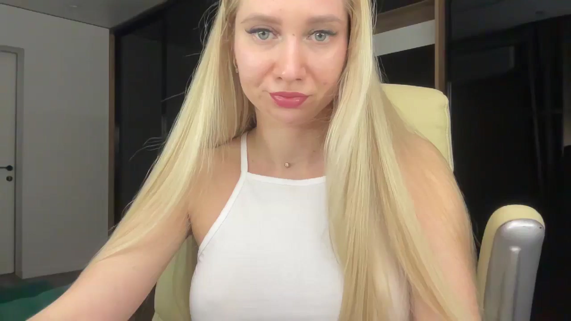 Gallery image thumbnail from Miss_Sylvia's myfreecams stream on, 03/12/2026, 20:27 image 7 of 20