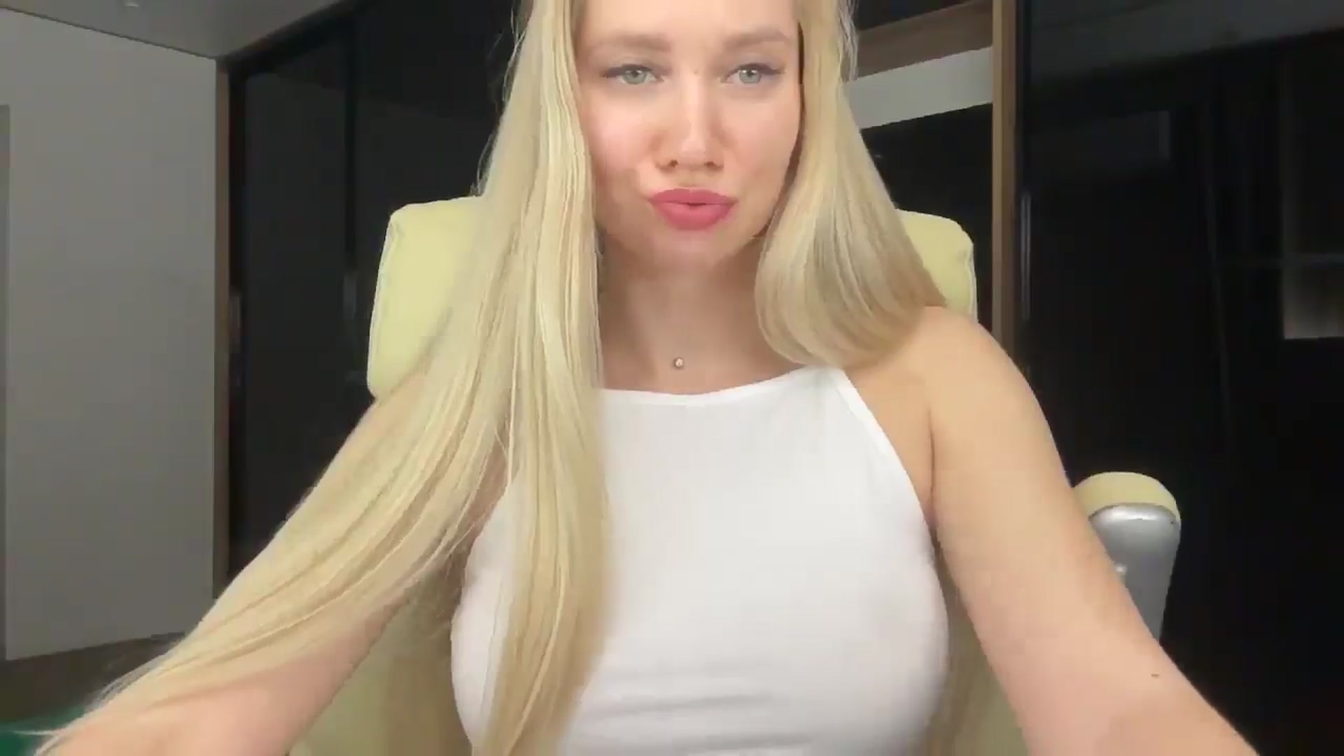 Gallery image thumbnail from Miss_Sylvia's myfreecams stream on, 03/12/2026, 21:31 image 3 of 20