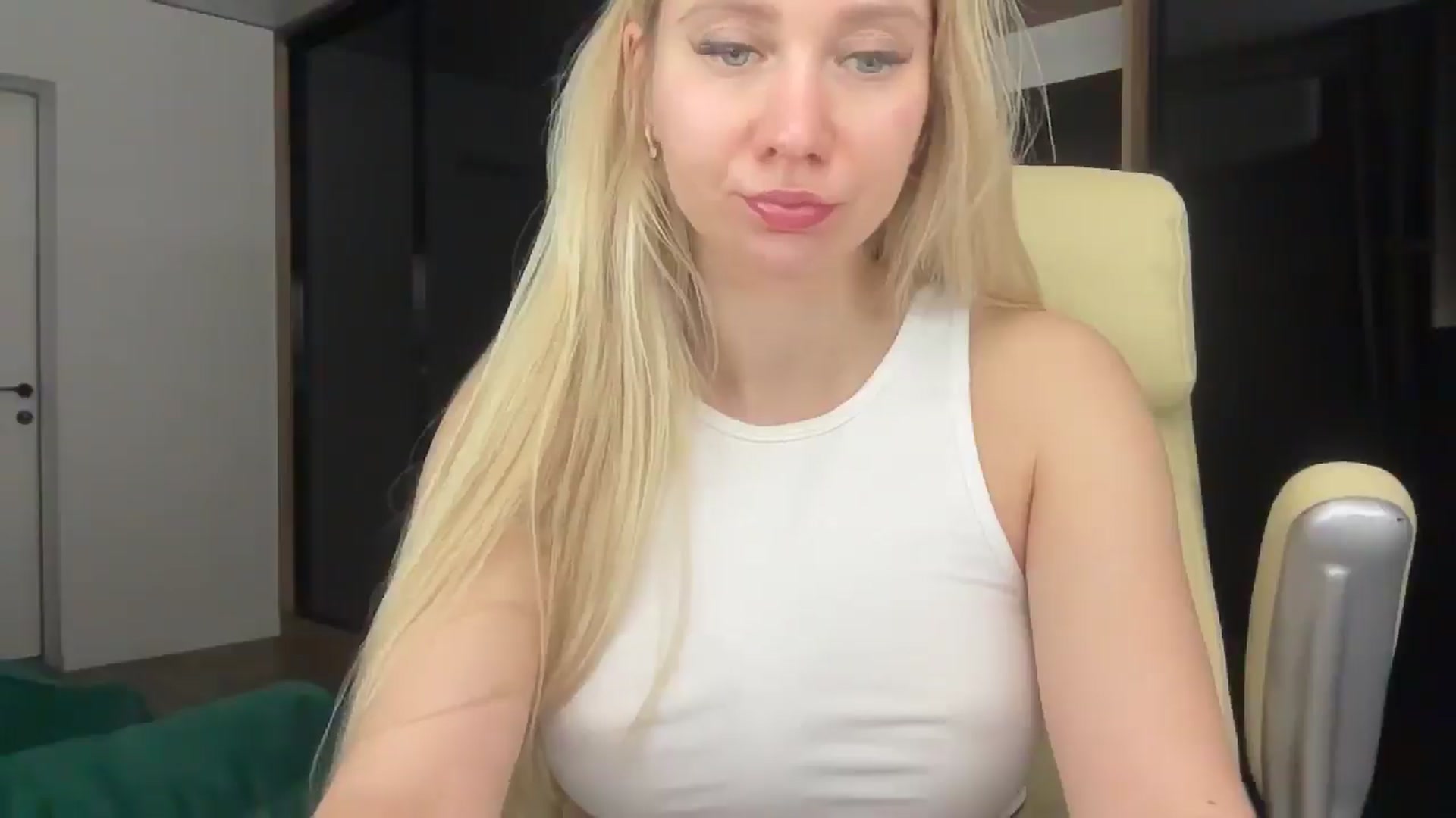 Gallery image thumbnail from Miss_Sylvia's myfreecams stream on, 03/16/2026, 21:32 image 19 of 20