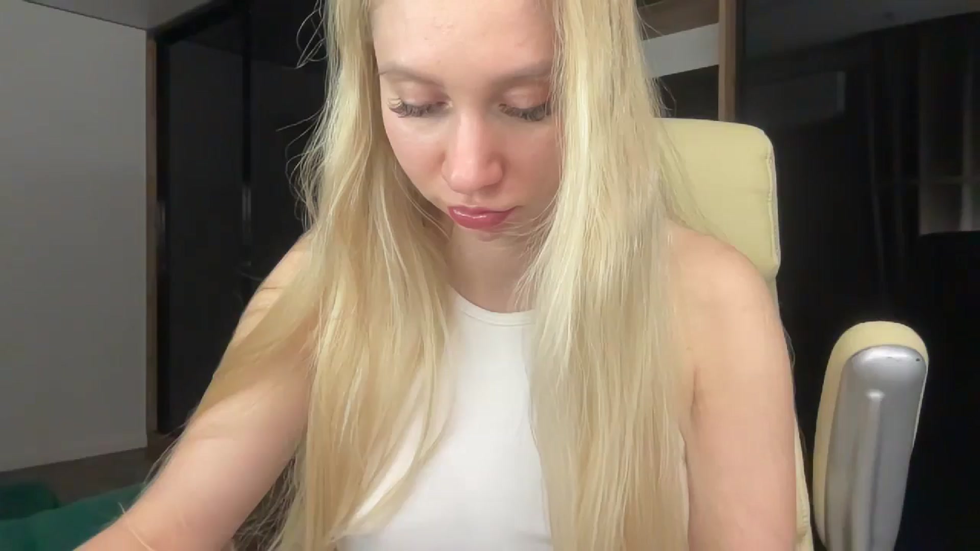 Gallery image thumbnail from Miss_Sylvia's myfreecams stream on, 03/16/2026, 21:32 image 1 of 20