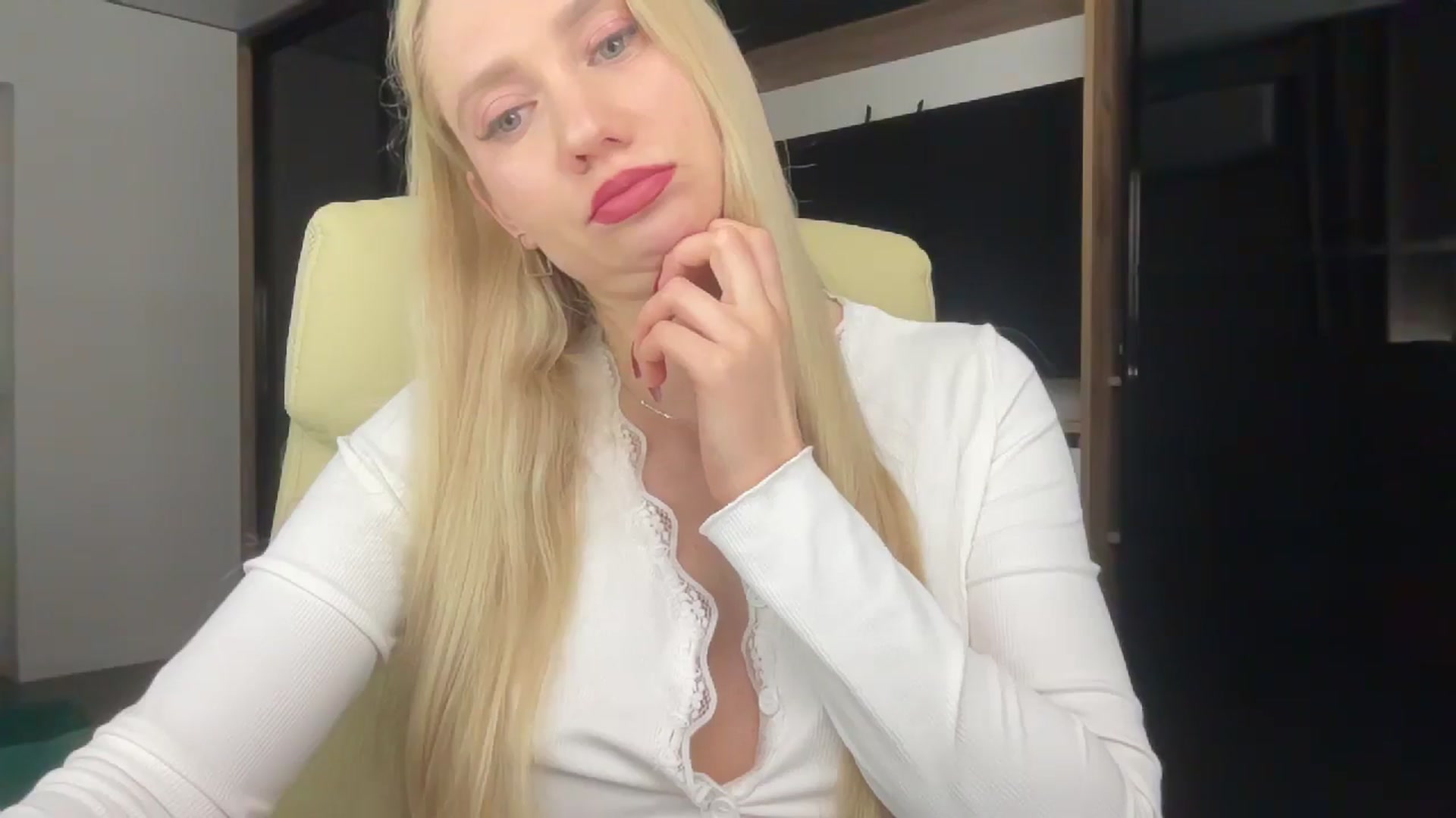 Gallery image thumbnail from Miss_Sylvia's myfreecams stream on, 03/18/2026, 18:30 image 11 of 20