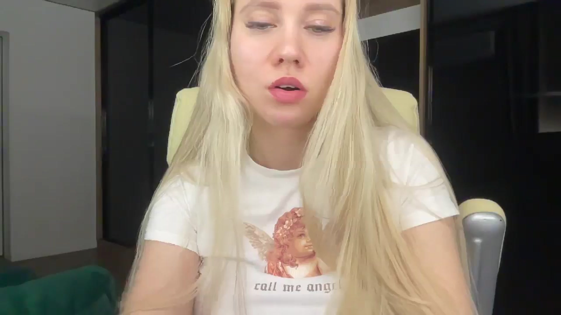Gallery image thumbnail from Miss_Sylvia's myfreecams stream on, 03/19/2026, 20:30 image 18 of 20